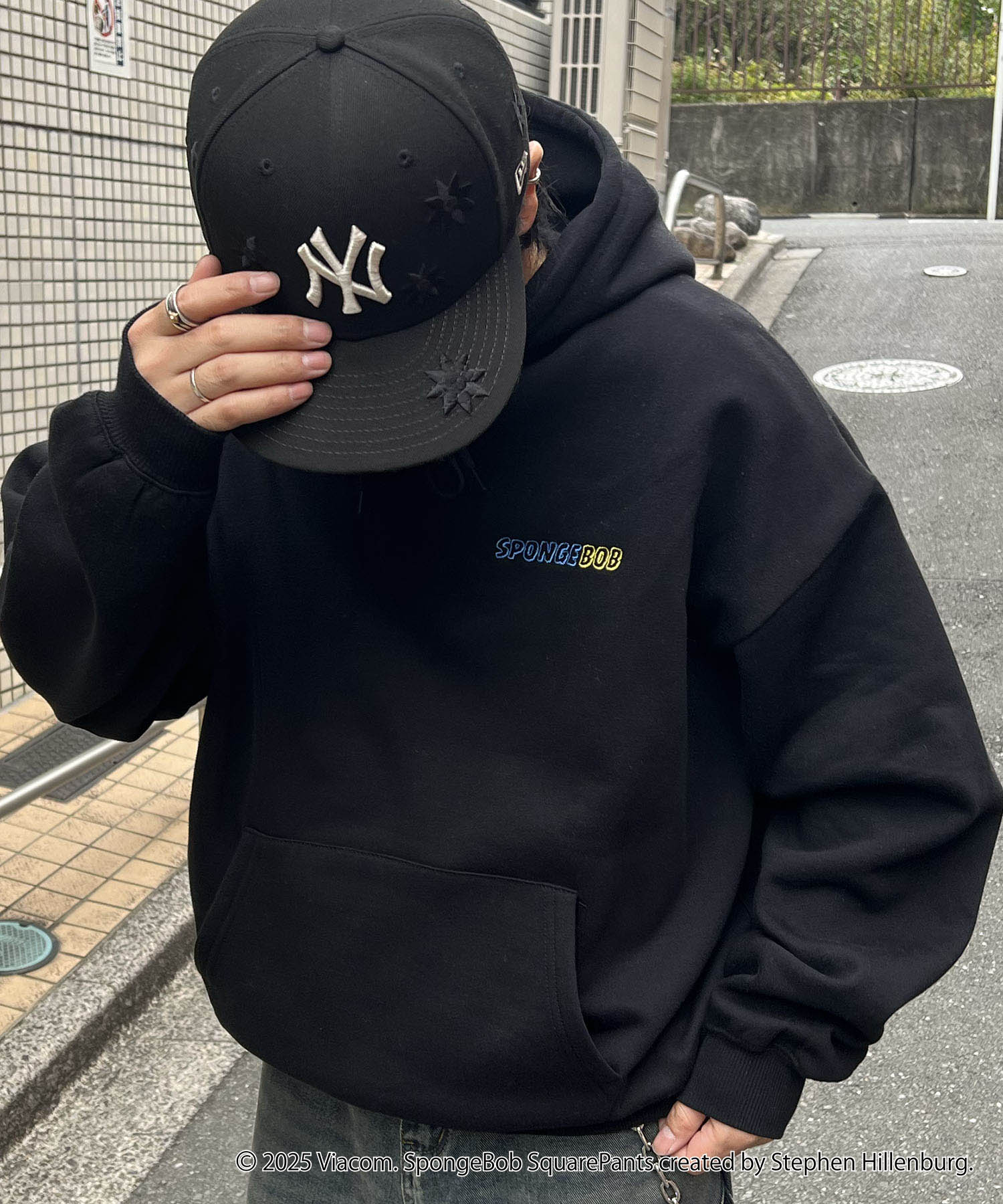 【SPONGE BOB / スポンジボブ】バックプリント 刺繍 プルパーカー