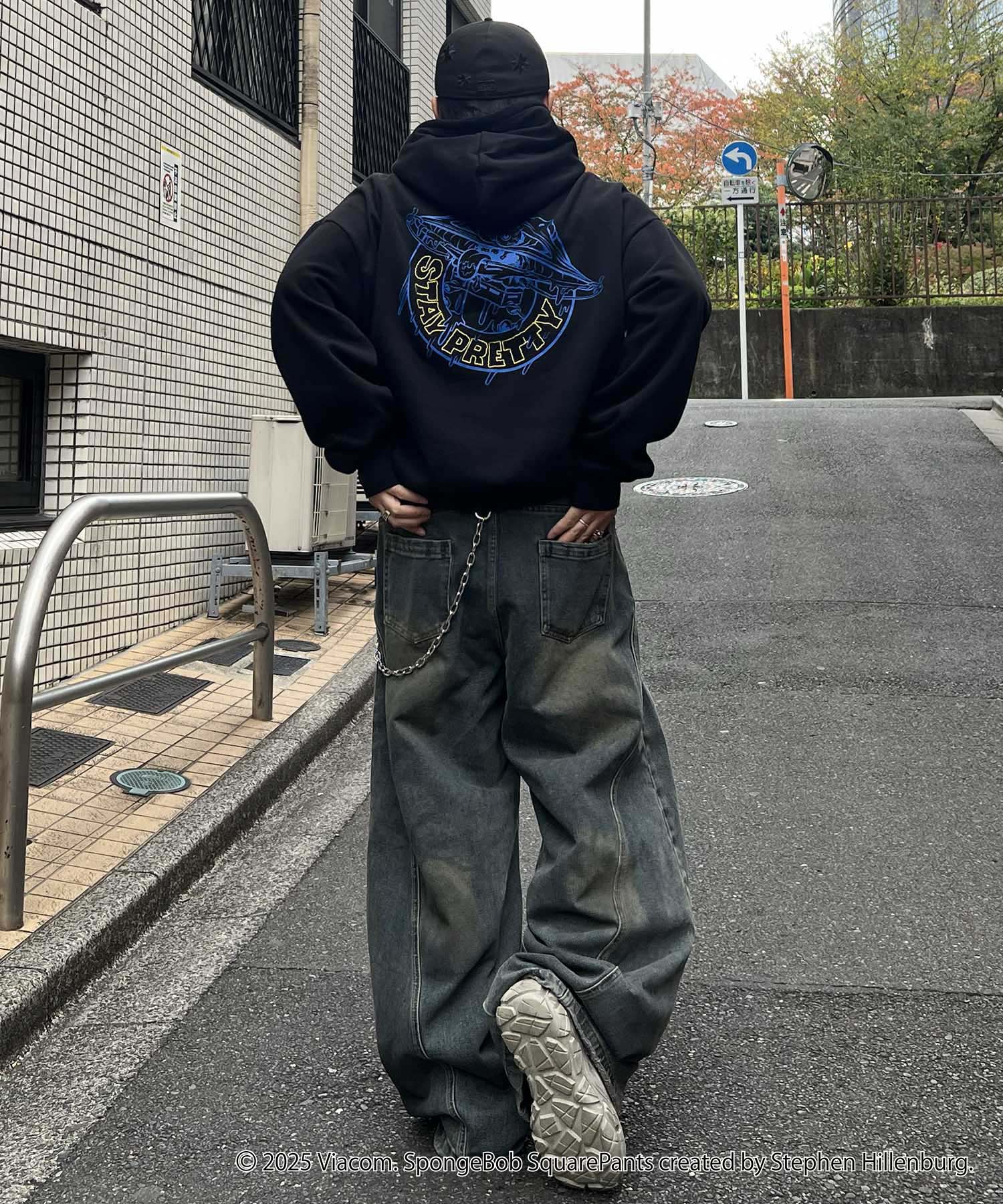 【SPONGE BOB / スポンジボブ】バックプリント 刺繍 プルパーカー