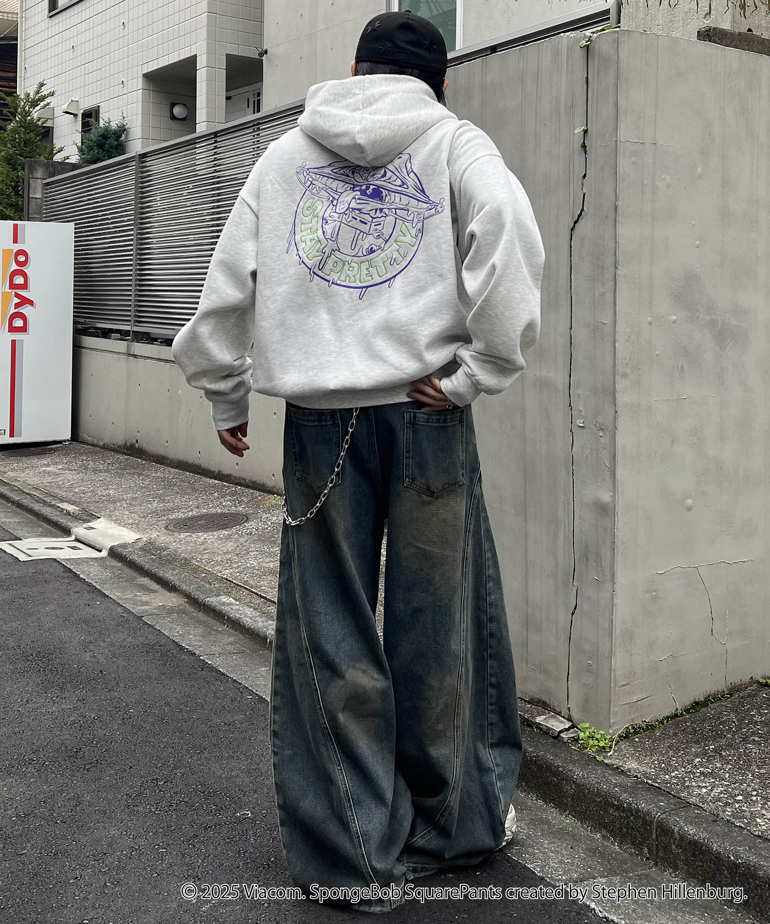 【SPONGE BOB / スポンジボブ】バックプリント 刺繍 プルパーカー