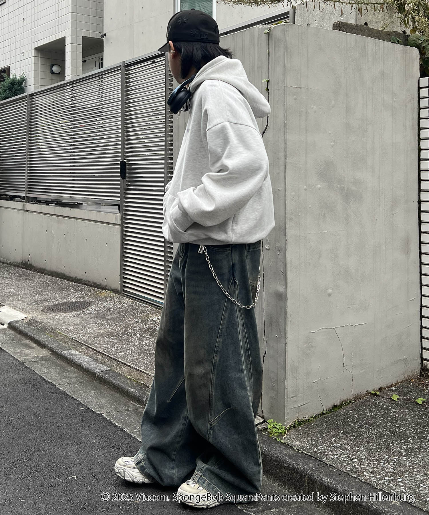 【SPONGE BOB / スポンジボブ】バックプリント 刺繍 プルパーカー