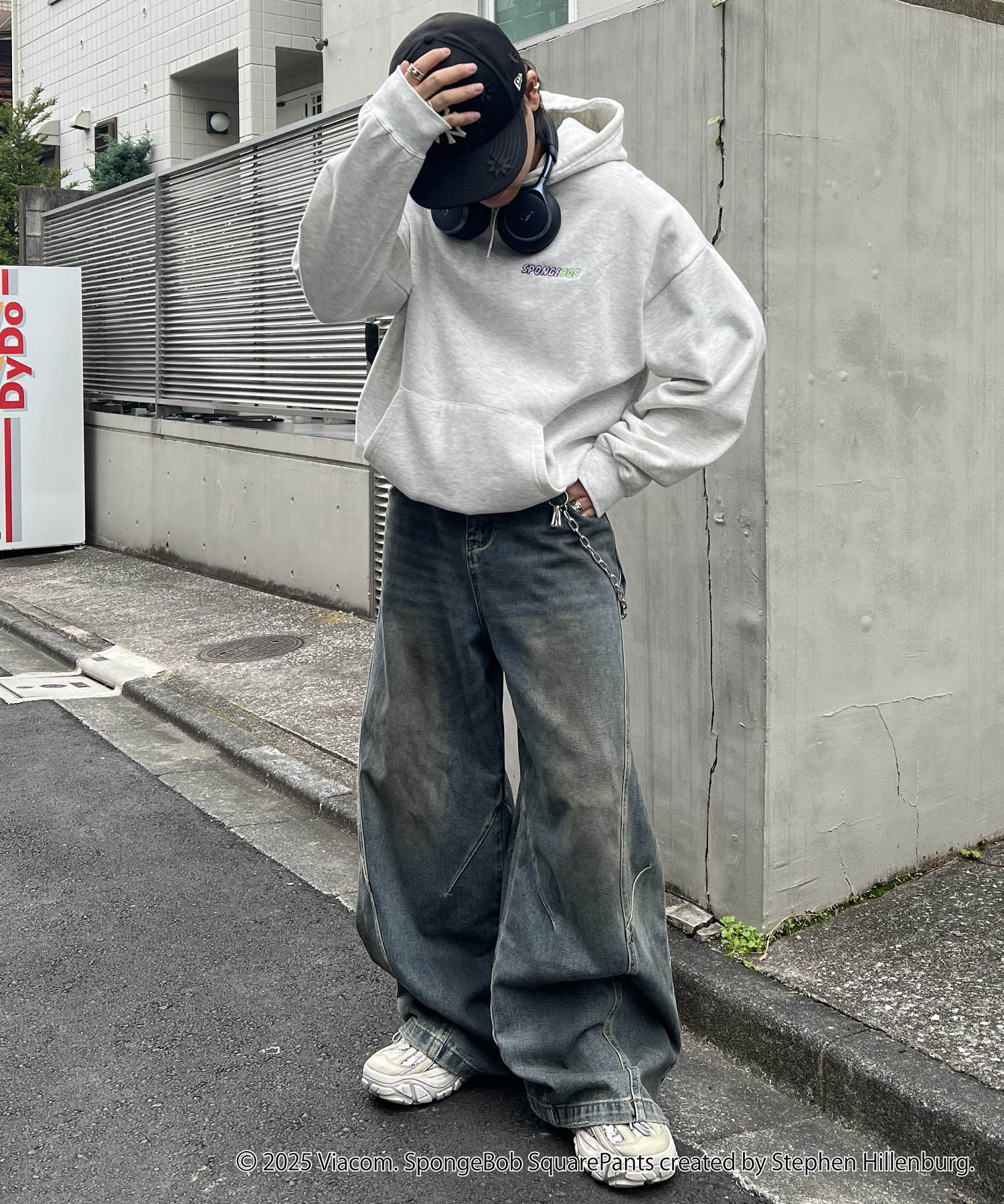 【SPONGE BOB / スポンジボブ】バックプリント 刺繍 プルパーカー