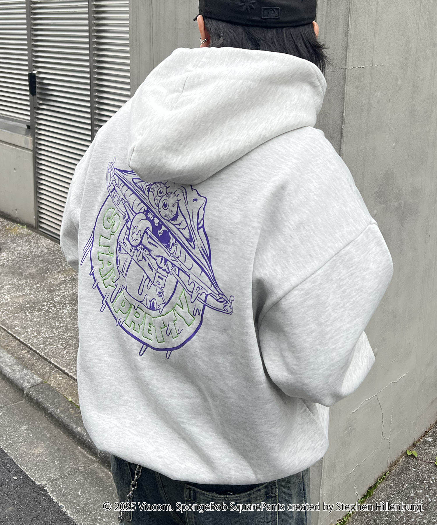 【SPONGE BOB / スポンジボブ】バックプリント 刺繍 プルパーカー