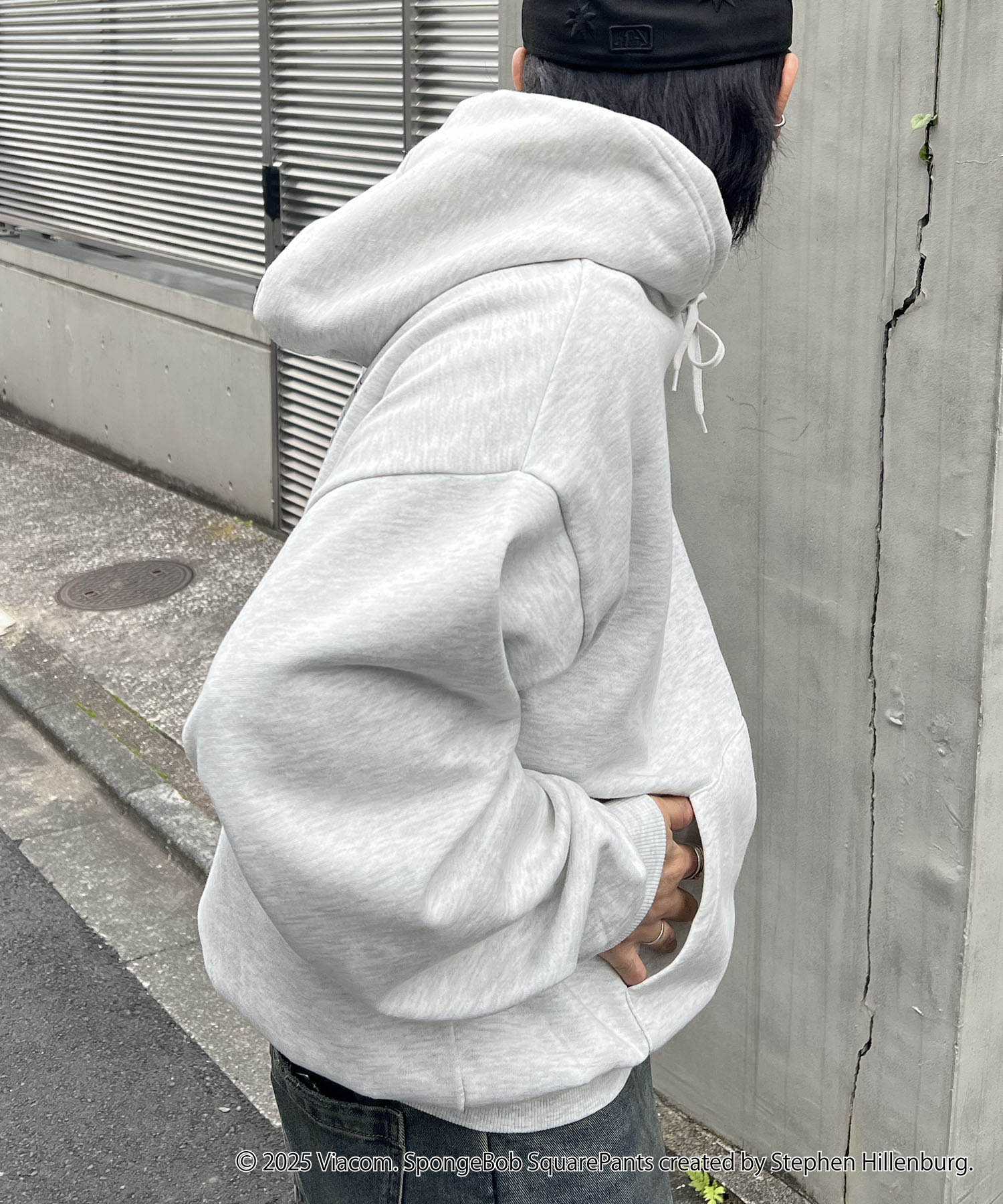 【SPONGE BOB / スポンジボブ】バックプリント 刺繍 プルパーカー