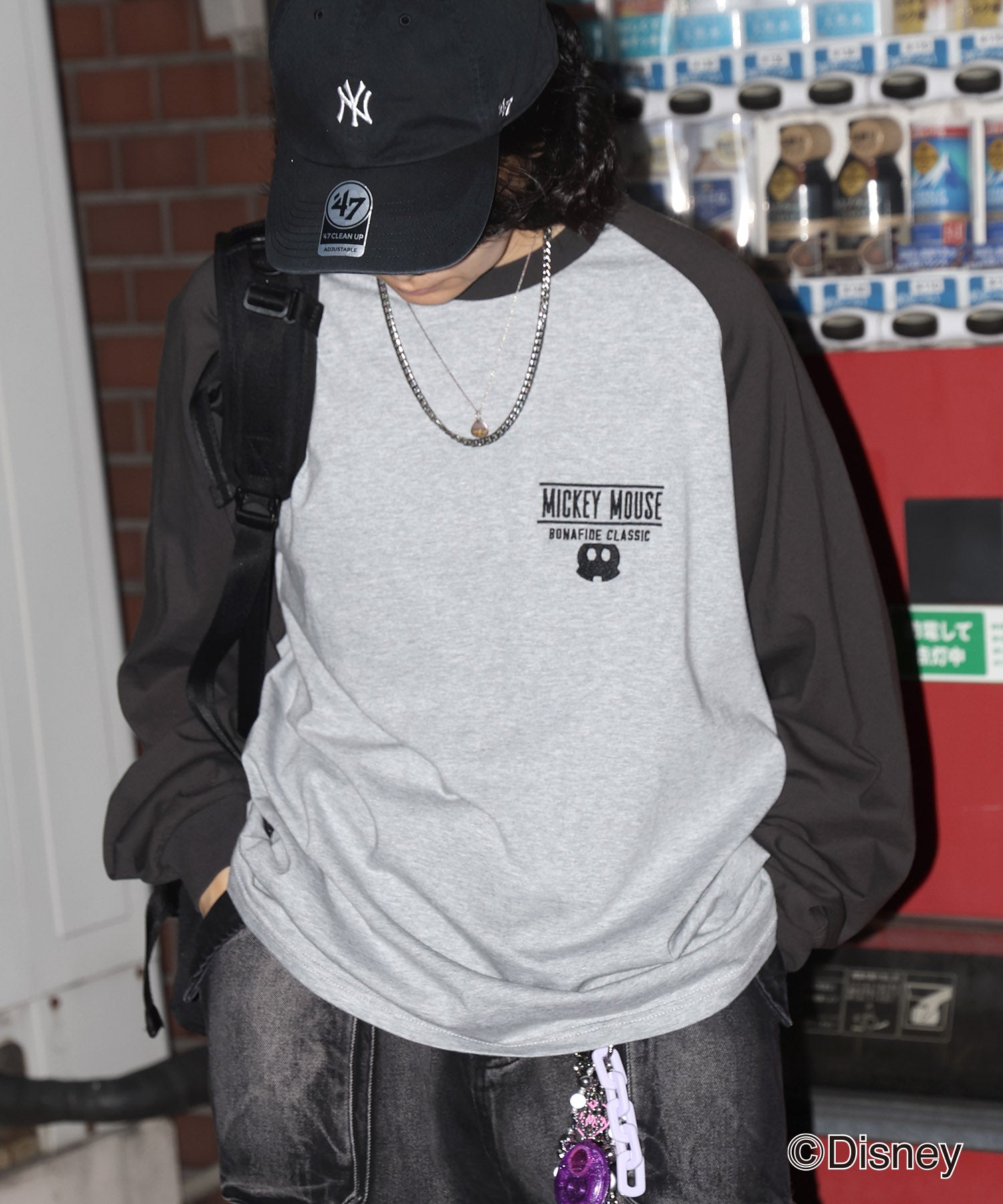 【Disney / ディズニー】ミッキー ワンポイント ヴィンテージライク レトログラフィック ビッグシルエット ラグランロンT