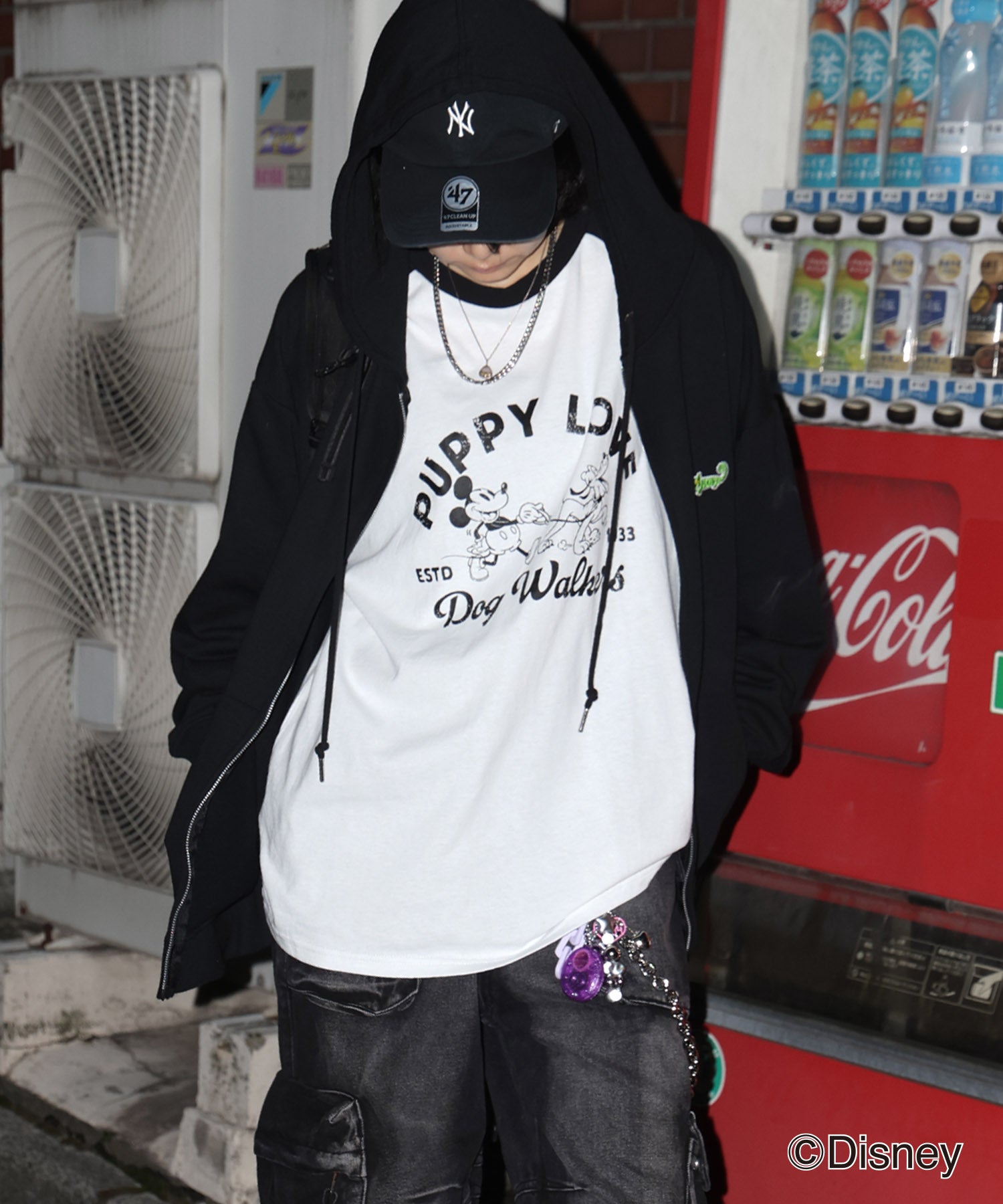 【Disney / ディズニー】ミッキー ヴィンテージライク レトログラフィック 古着風クラックプリント ビッグシルエット ラグランロンT