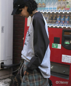 【Disney / ディズニー】ミッキー ヴィンテージライク レトログラフィック 古着風クラックプリント ビッグシルエット ラグランロンT