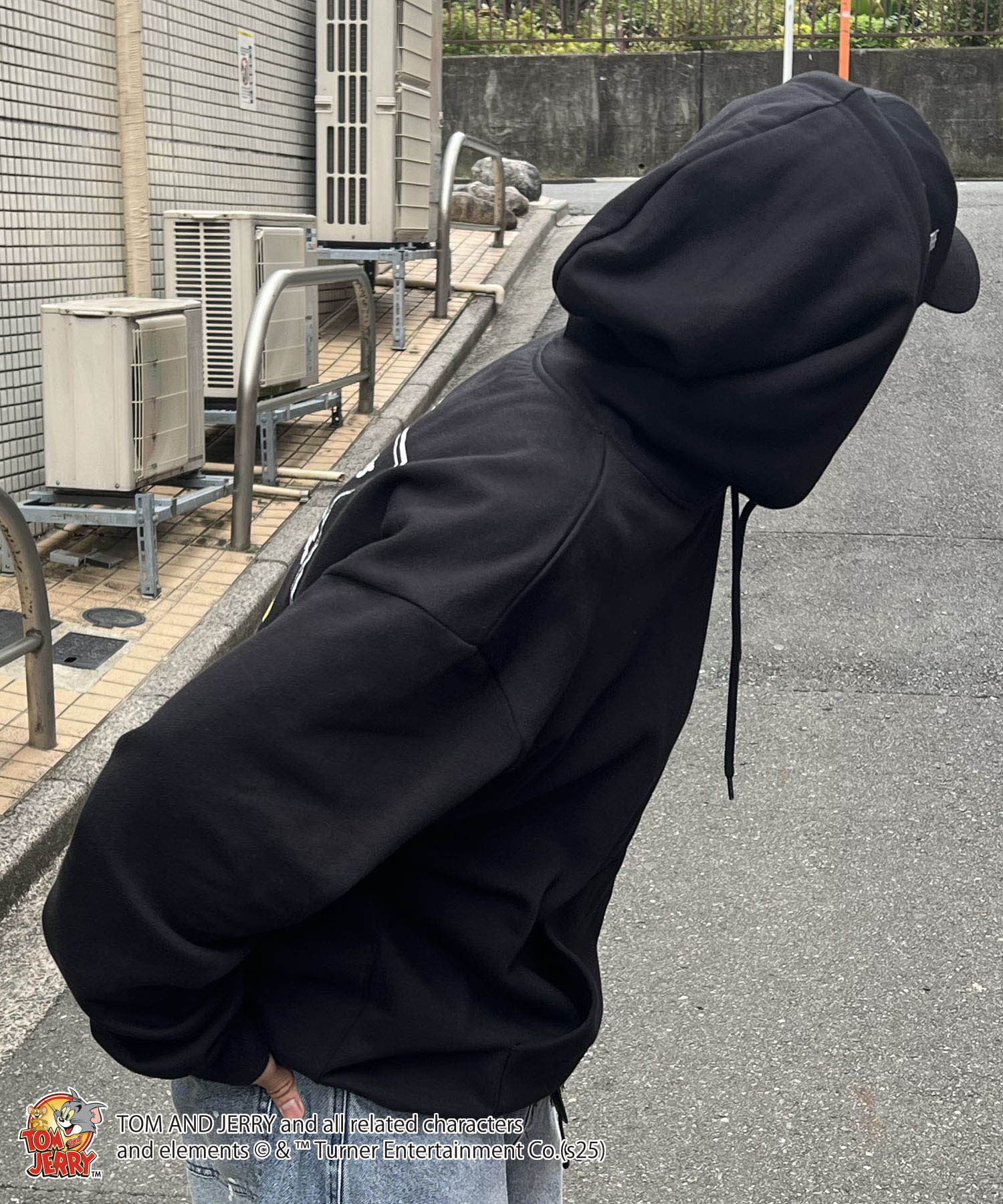 【TOM&JERRY / トムとジェリー】バックプリントパーカー