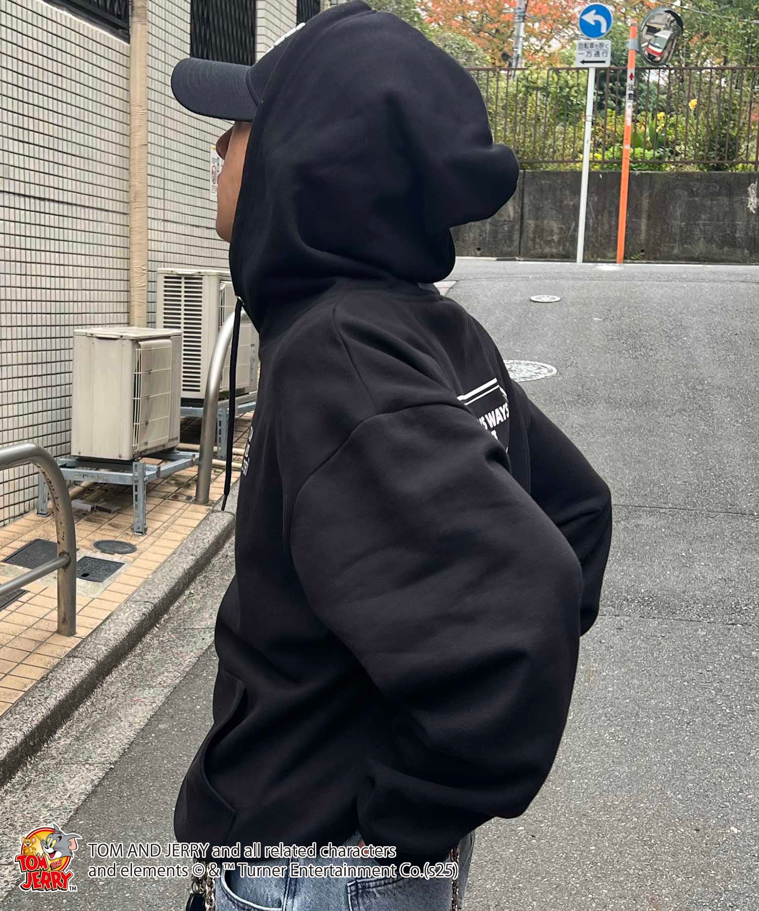 【TOM&JERRY / トムとジェリー】バックプリントパーカー