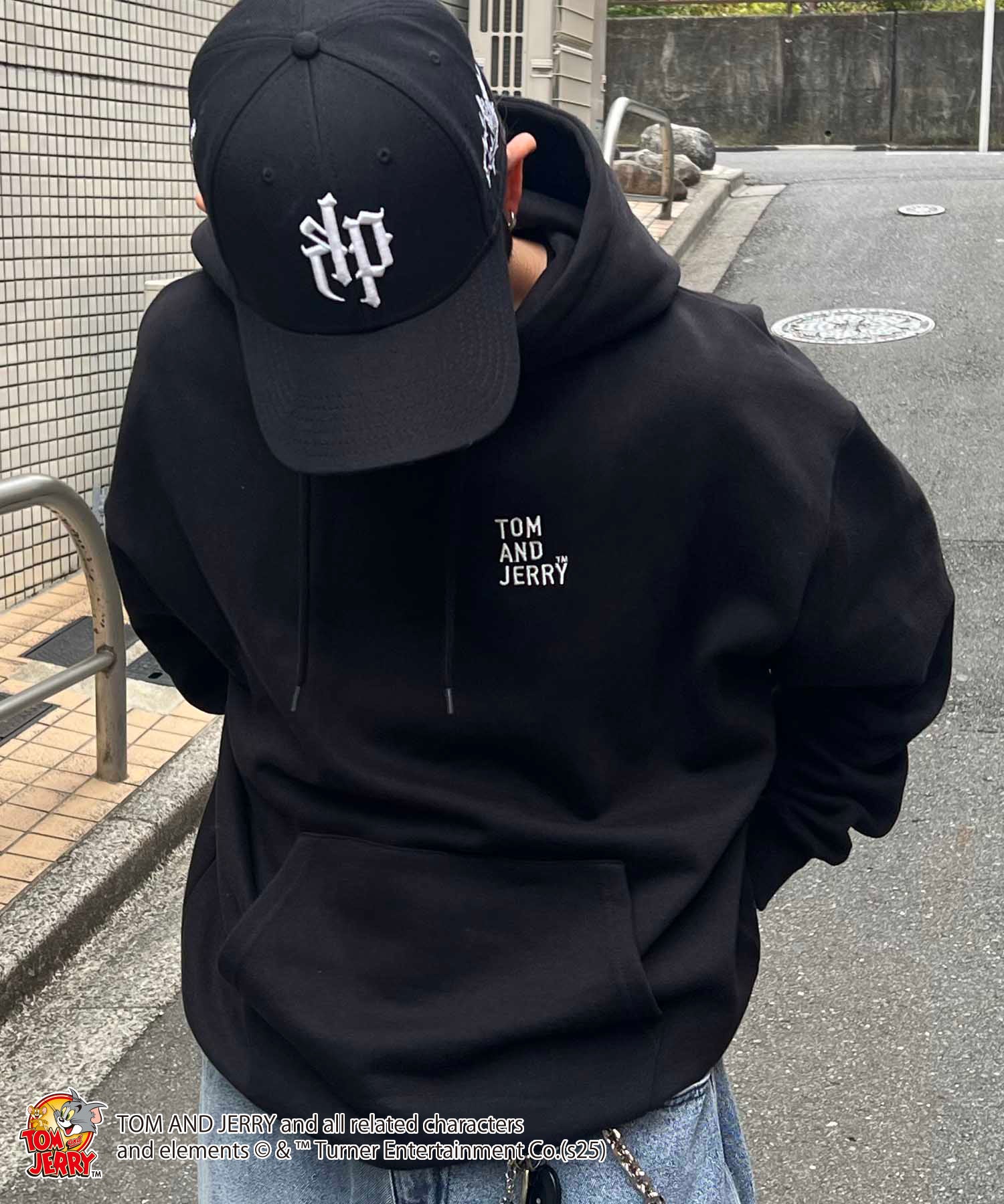 【TOM&JERRY / トムとジェリー】バックプリントパーカー