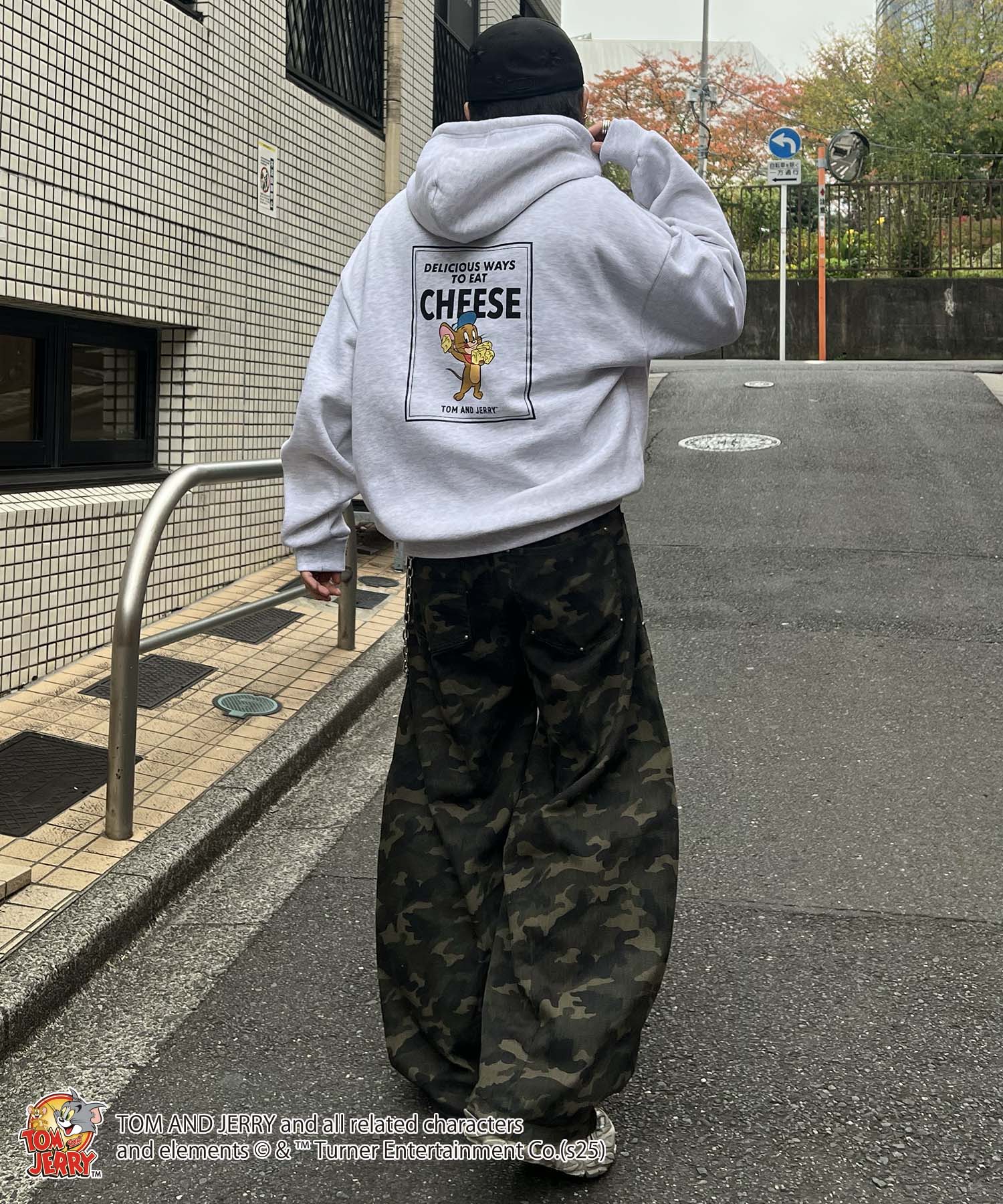 【TOM&JERRY / トムとジェリー】バックプリントパーカー