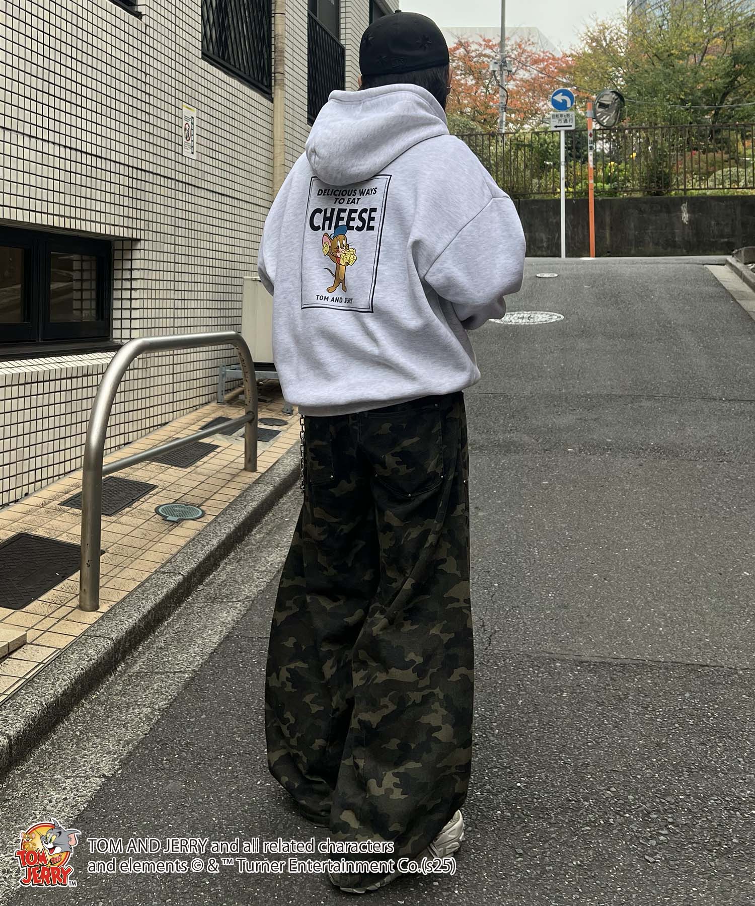 【TOM&JERRY / トムとジェリー】バックプリントパーカー