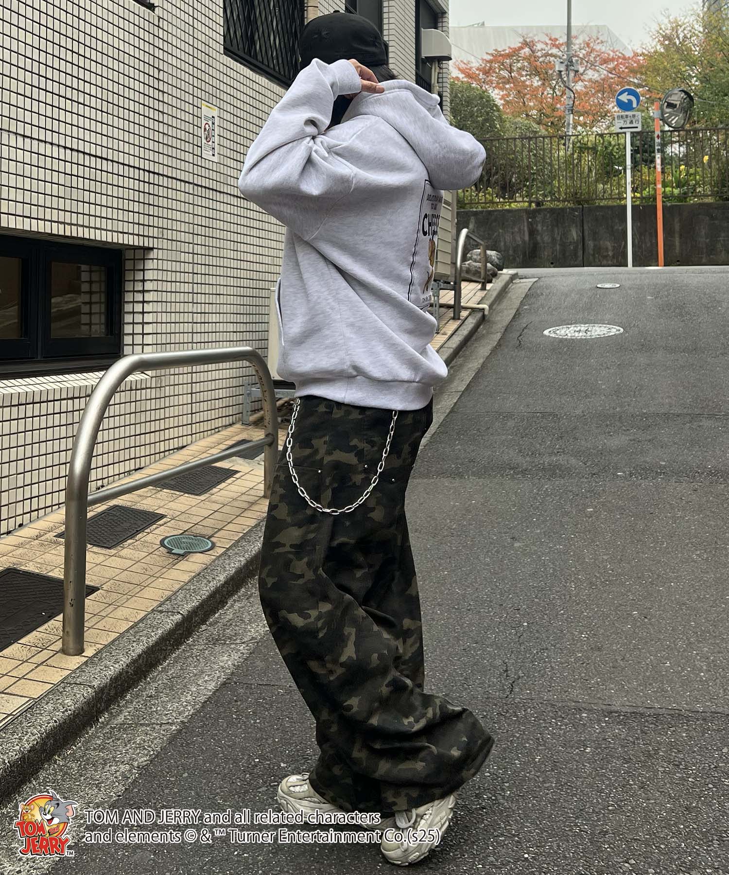 【TOM&JERRY / トムとジェリー】バックプリントパーカー