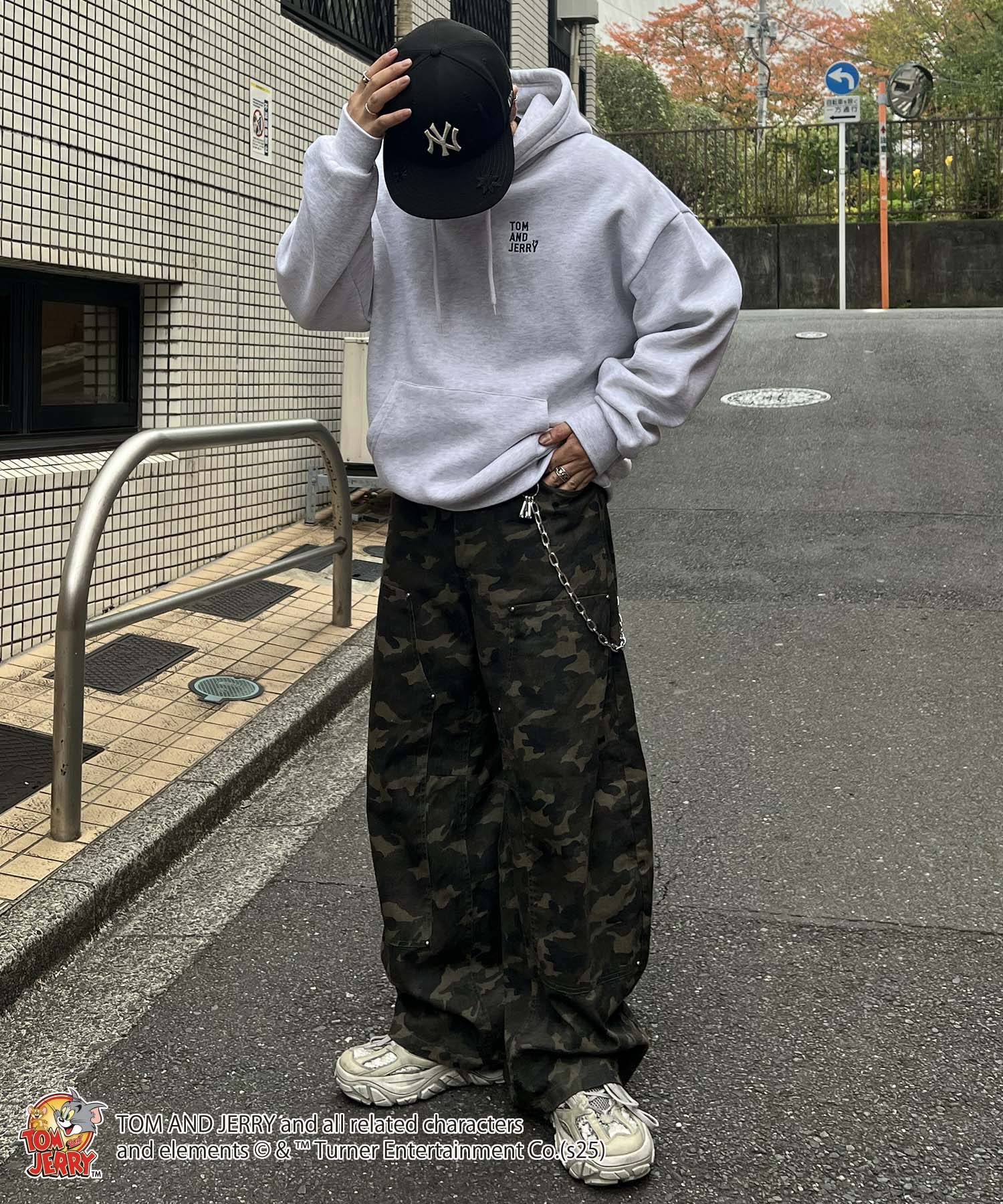 【TOM&JERRY / トムとジェリー】バックプリントパーカー