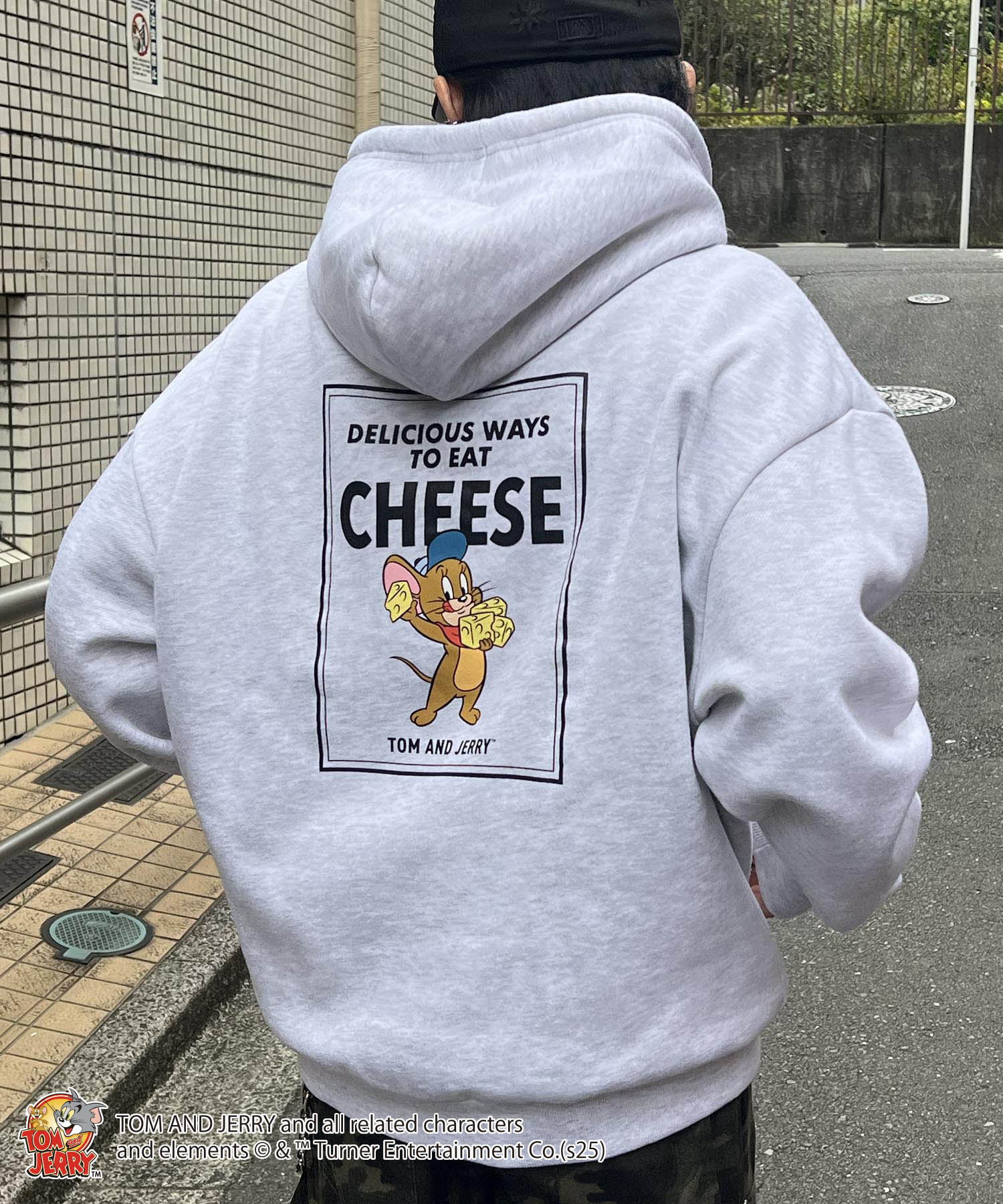 【TOM&JERRY / トムとジェリー】バックプリントパーカー