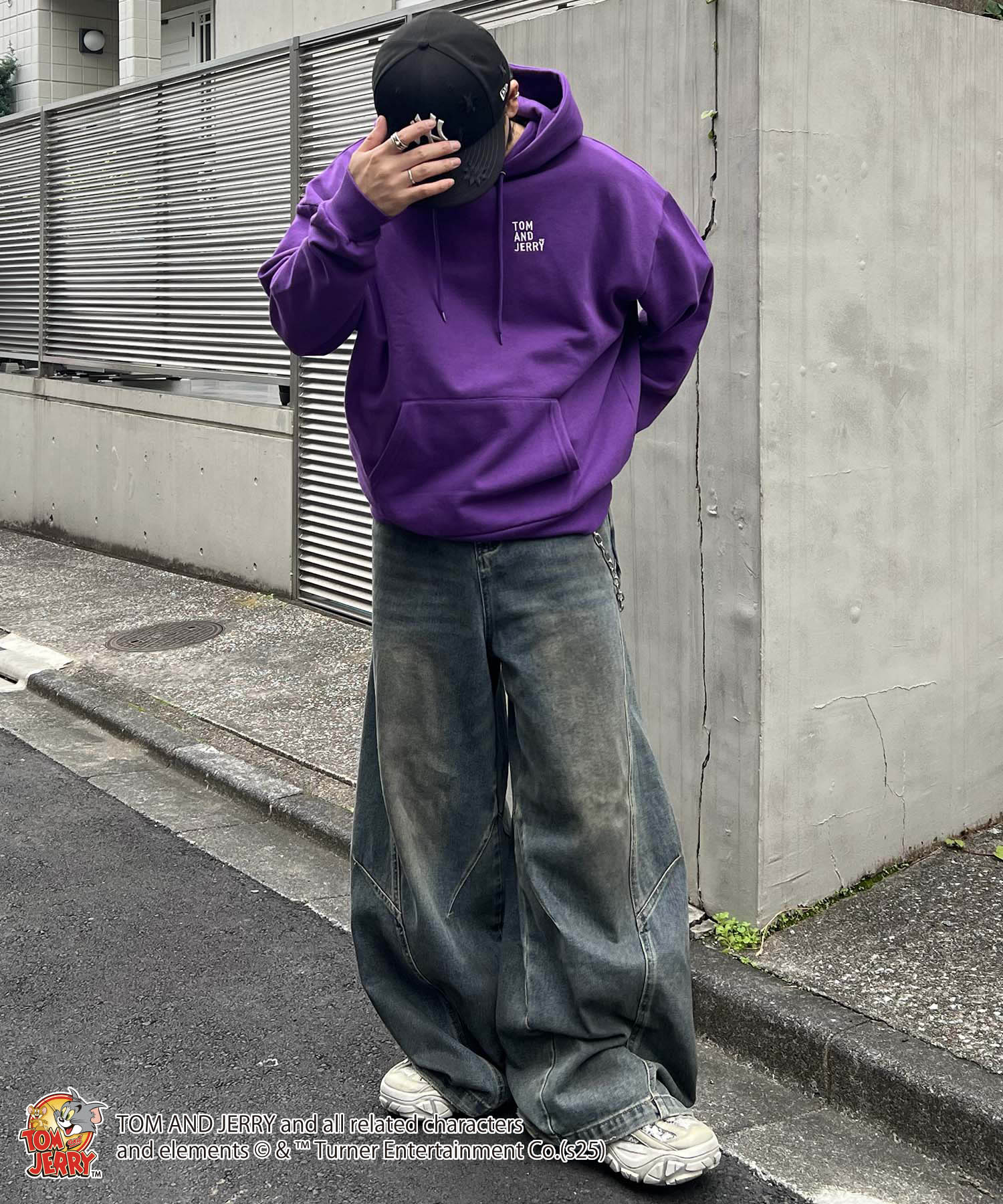 【TOM&JERRY / トムとジェリー】バックプリントパーカー