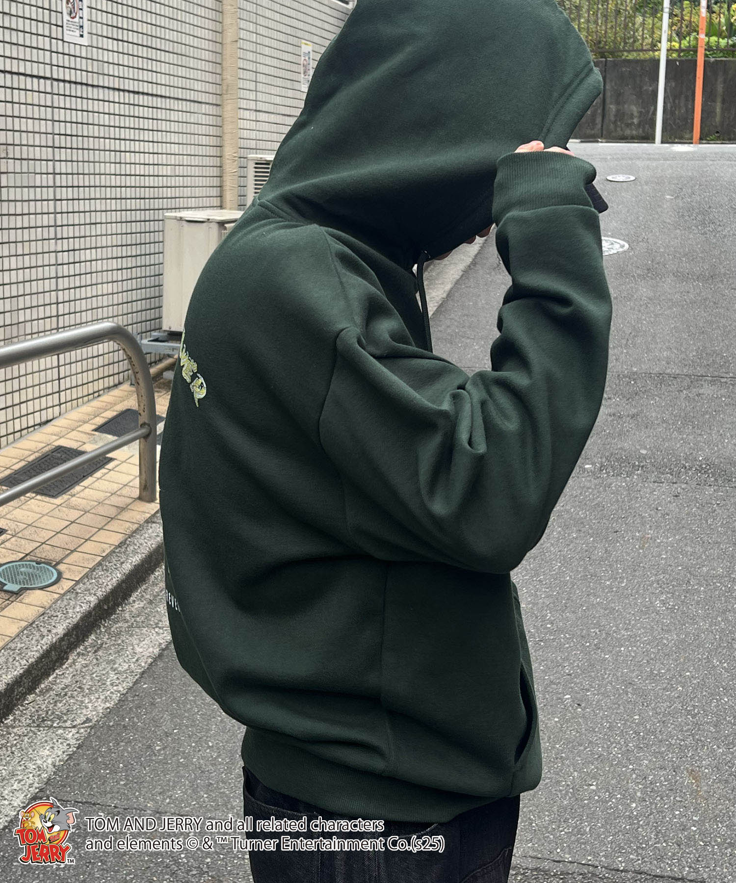 【TOM&JERRY / トムとジェリー】バックスタイル プリントパーカー