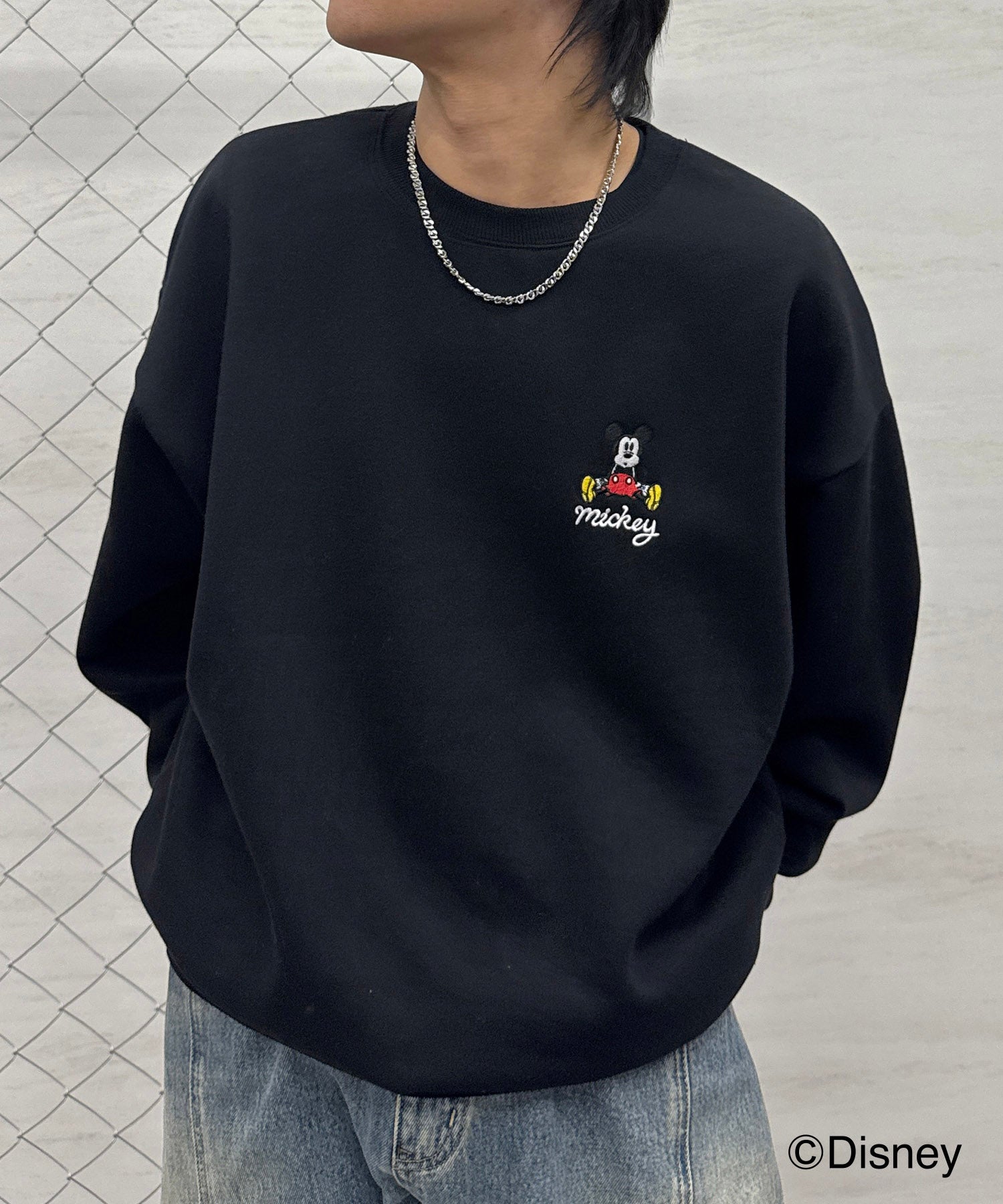 【Disney / ディズニー】ミッキー ワンポイント刺繍 ビッグシルエットプルオーバー クルースウェット