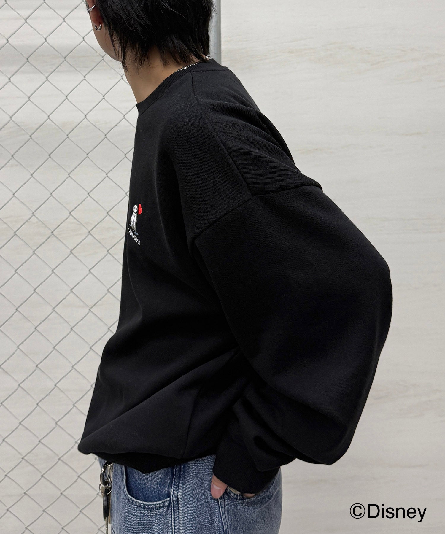 【Disney / ディズニー】ベイマックス ワンポイント刺繍 ビッグシルエットプルオーバー クルースウェット