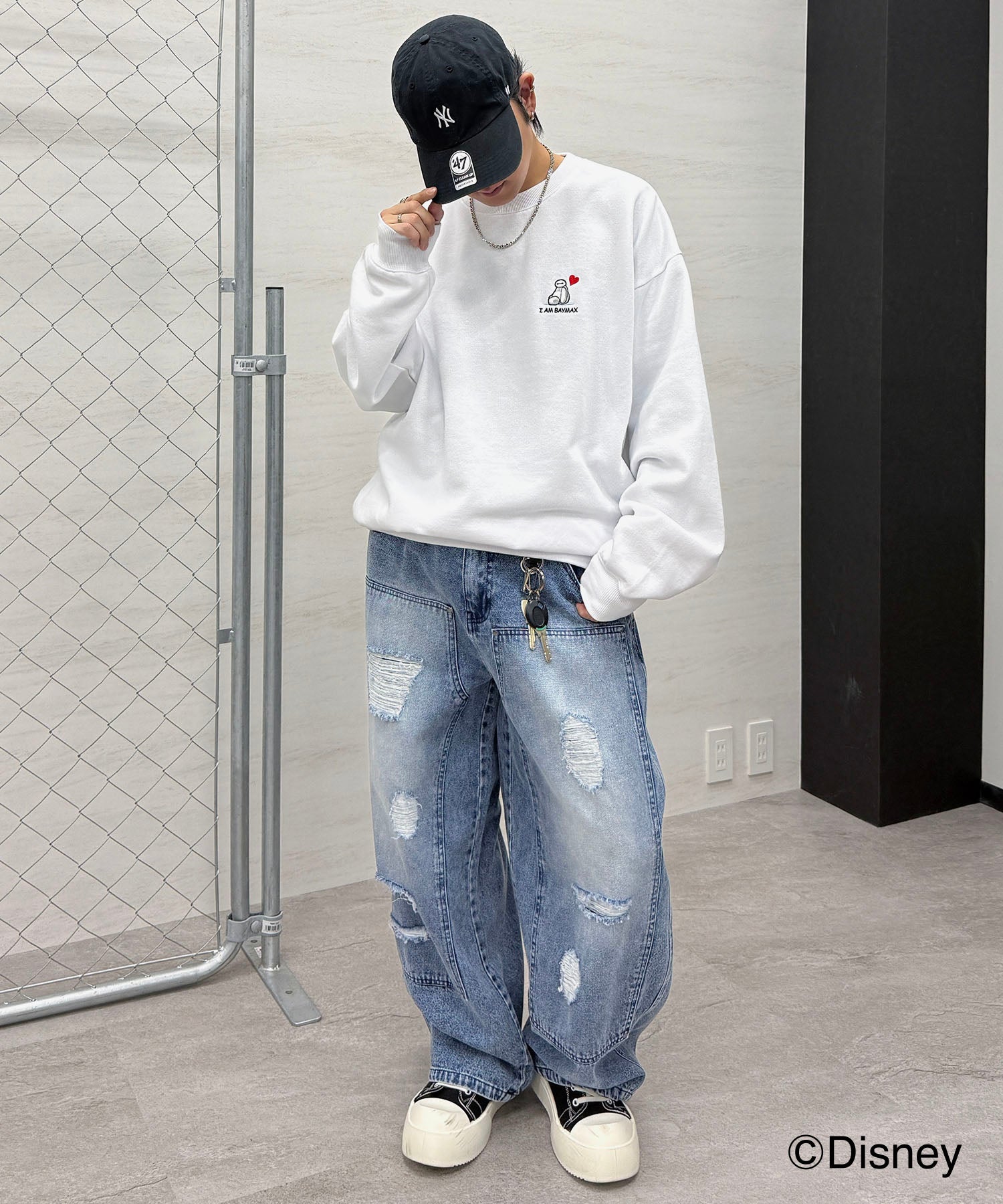 【Disney / ディズニー】ベイマックス ワンポイント刺繍 ビッグシルエットプルオーバー クルースウェット