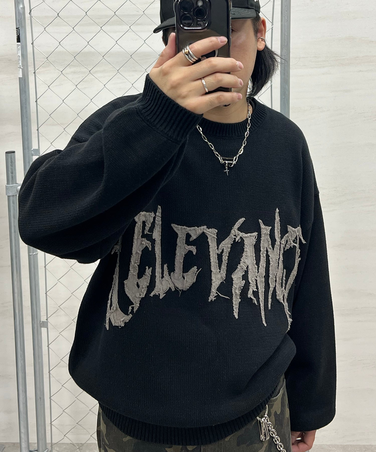 フリンジ ロゴ クルーネック ニット