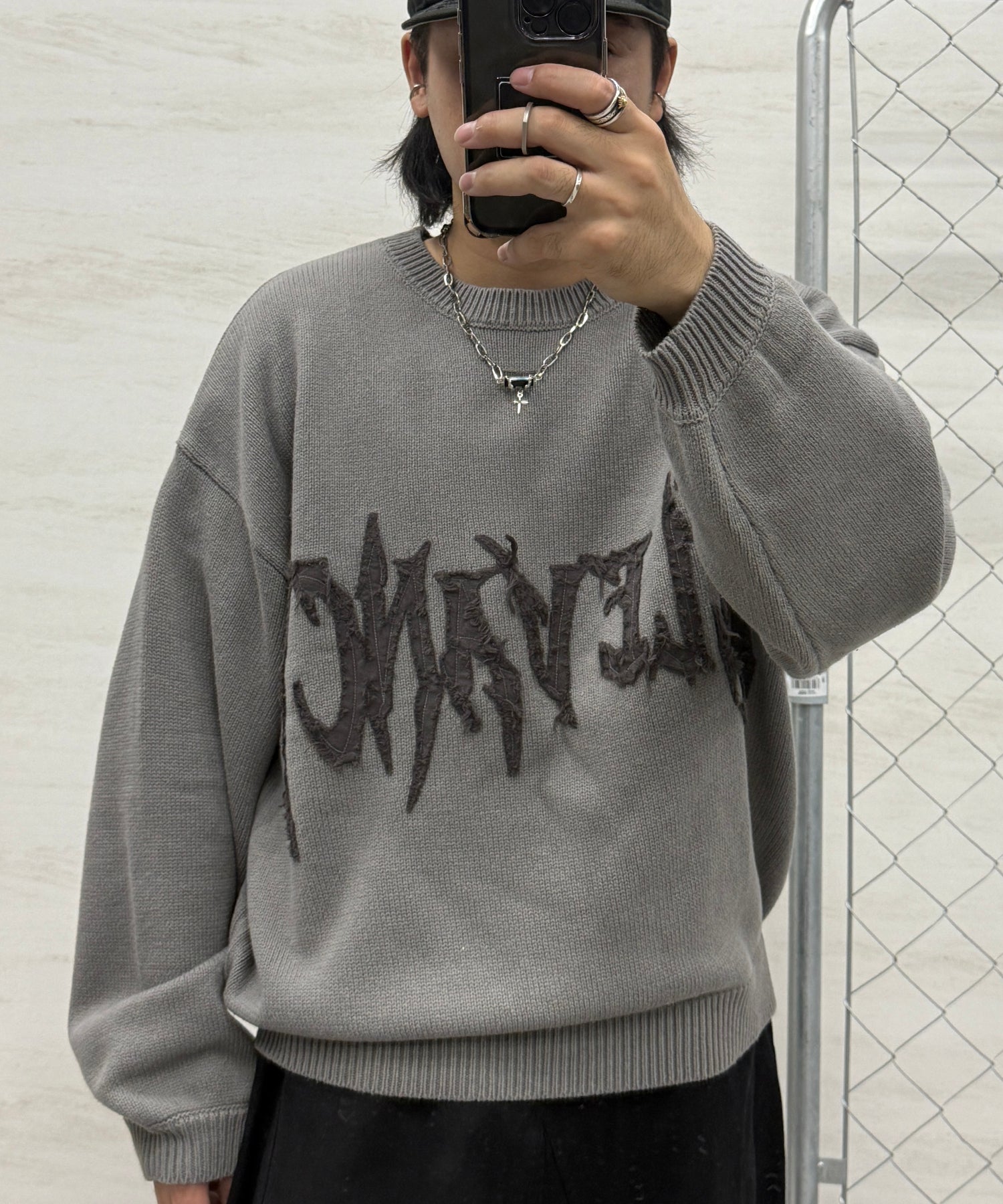 フリンジ ロゴ クルーネック ニット