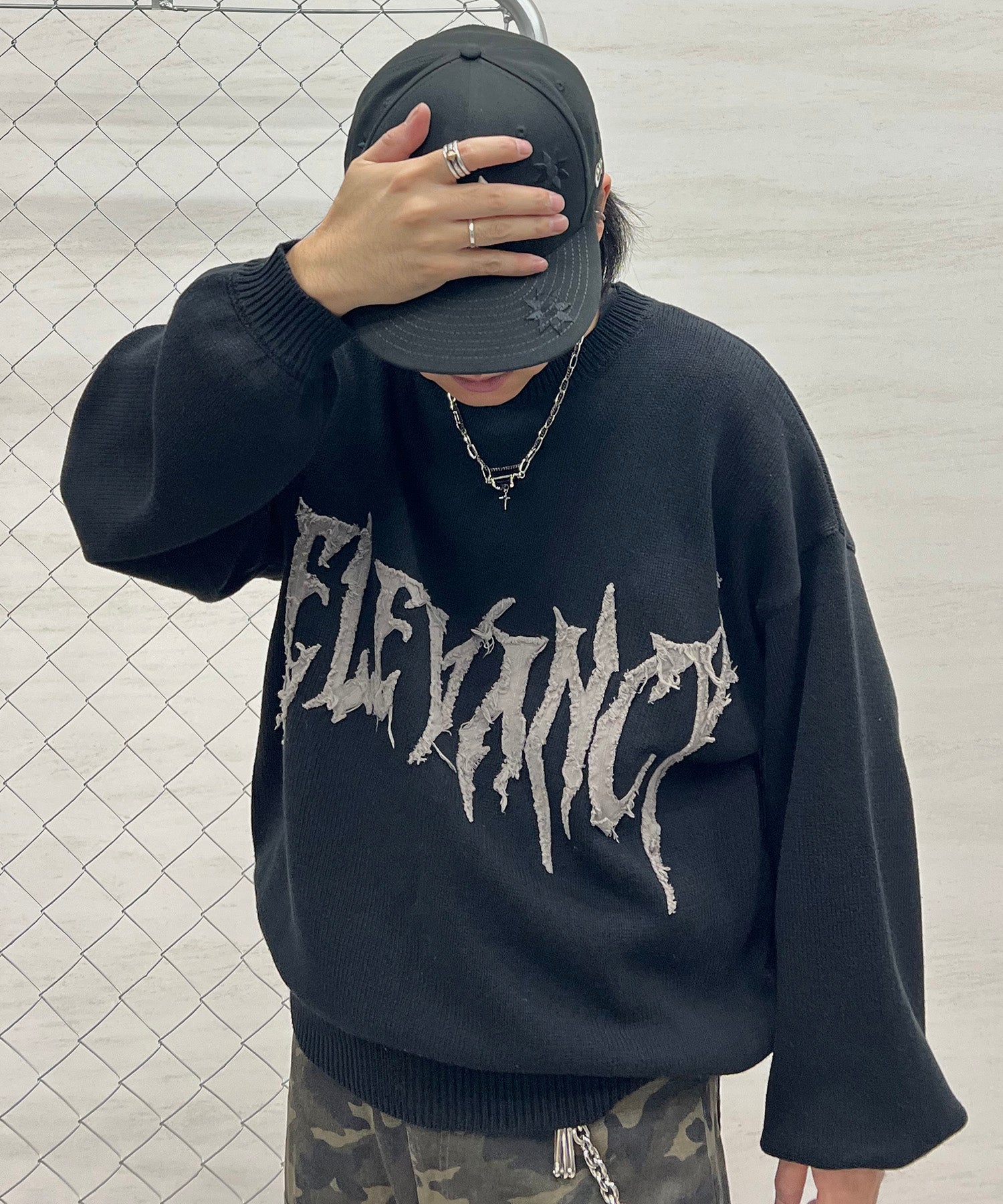 フリンジ ロゴ クルーネック ニット