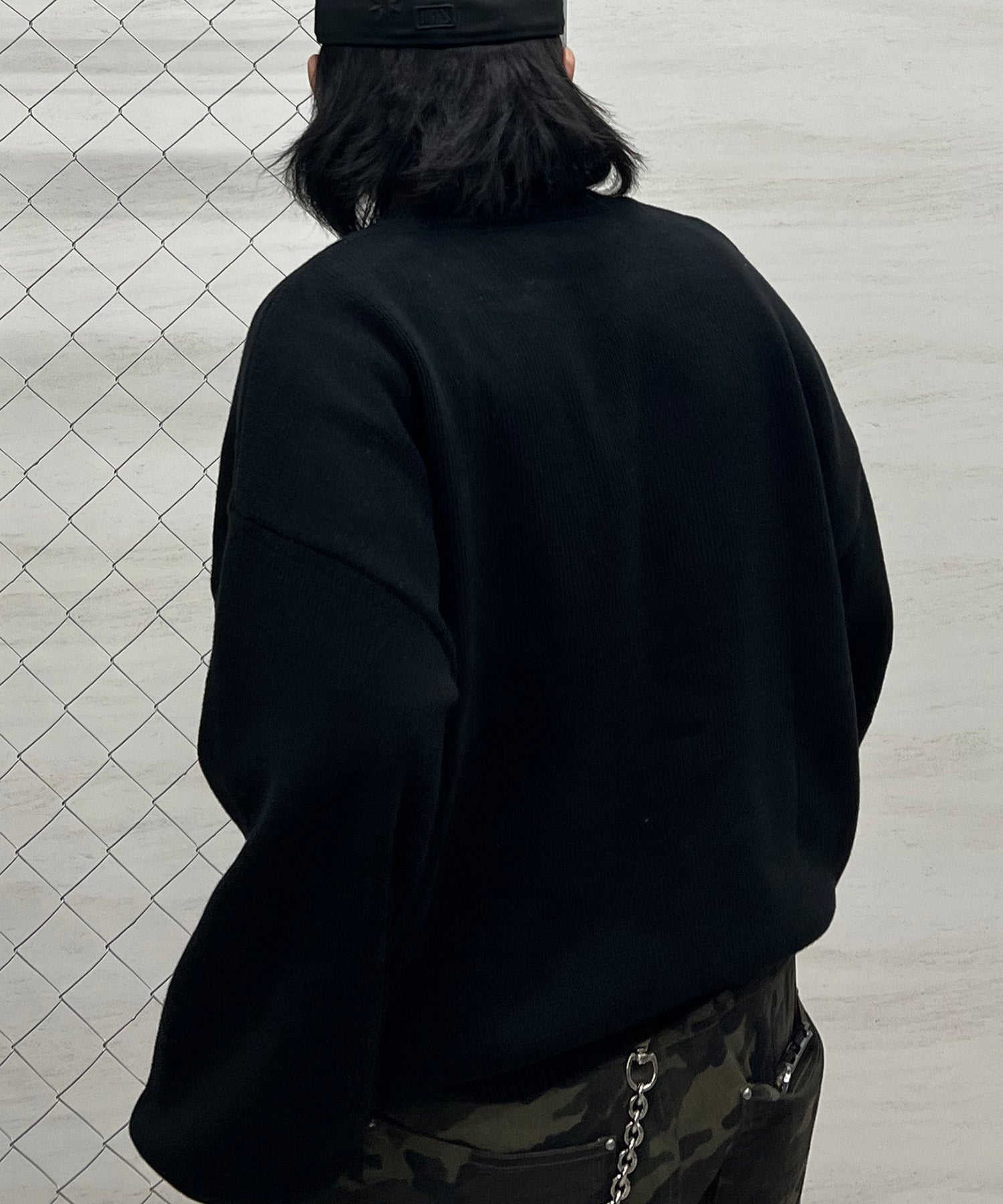 フリンジ ロゴ クルーネック ニット