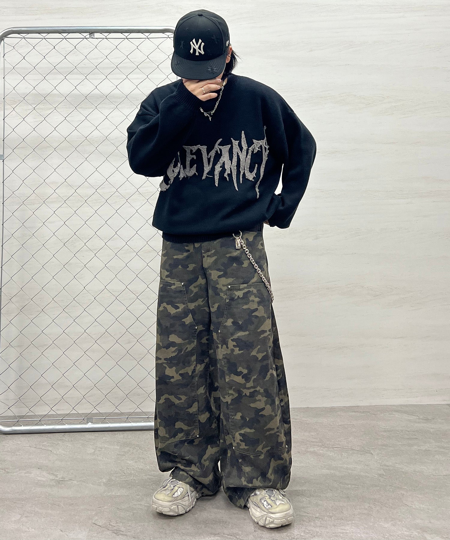 フリンジ ロゴ クルーネック ニット