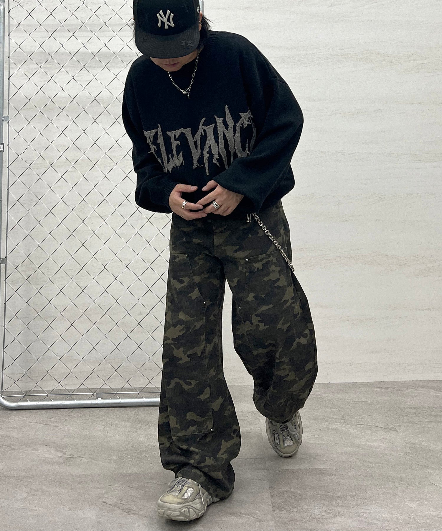 フリンジ ロゴ クルーネック ニット