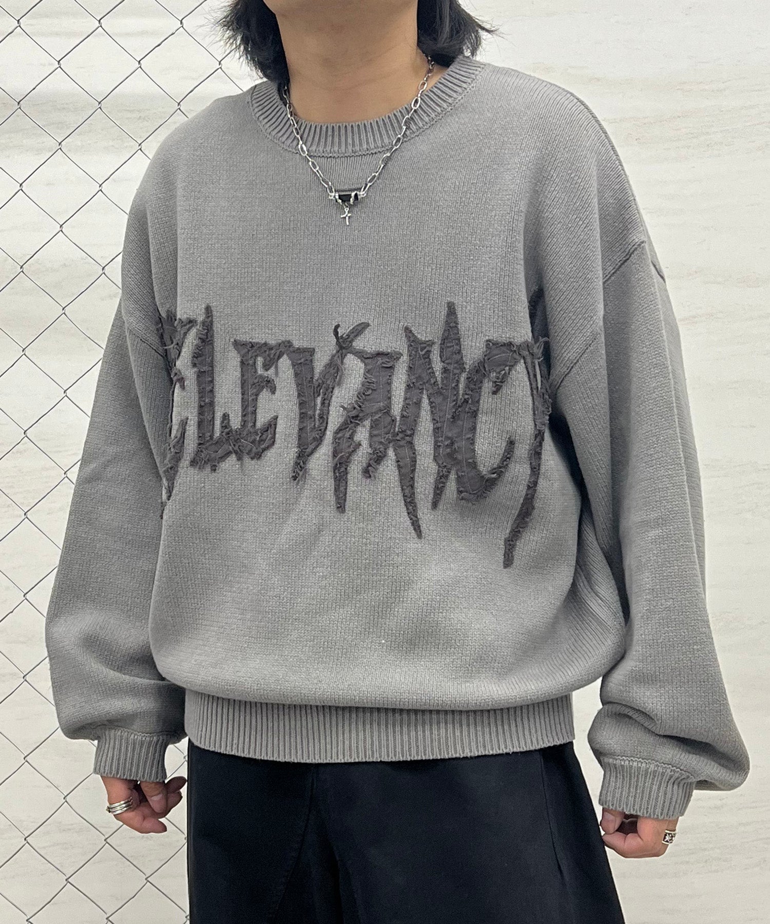 フリンジ ロゴ クルーネック ニット
