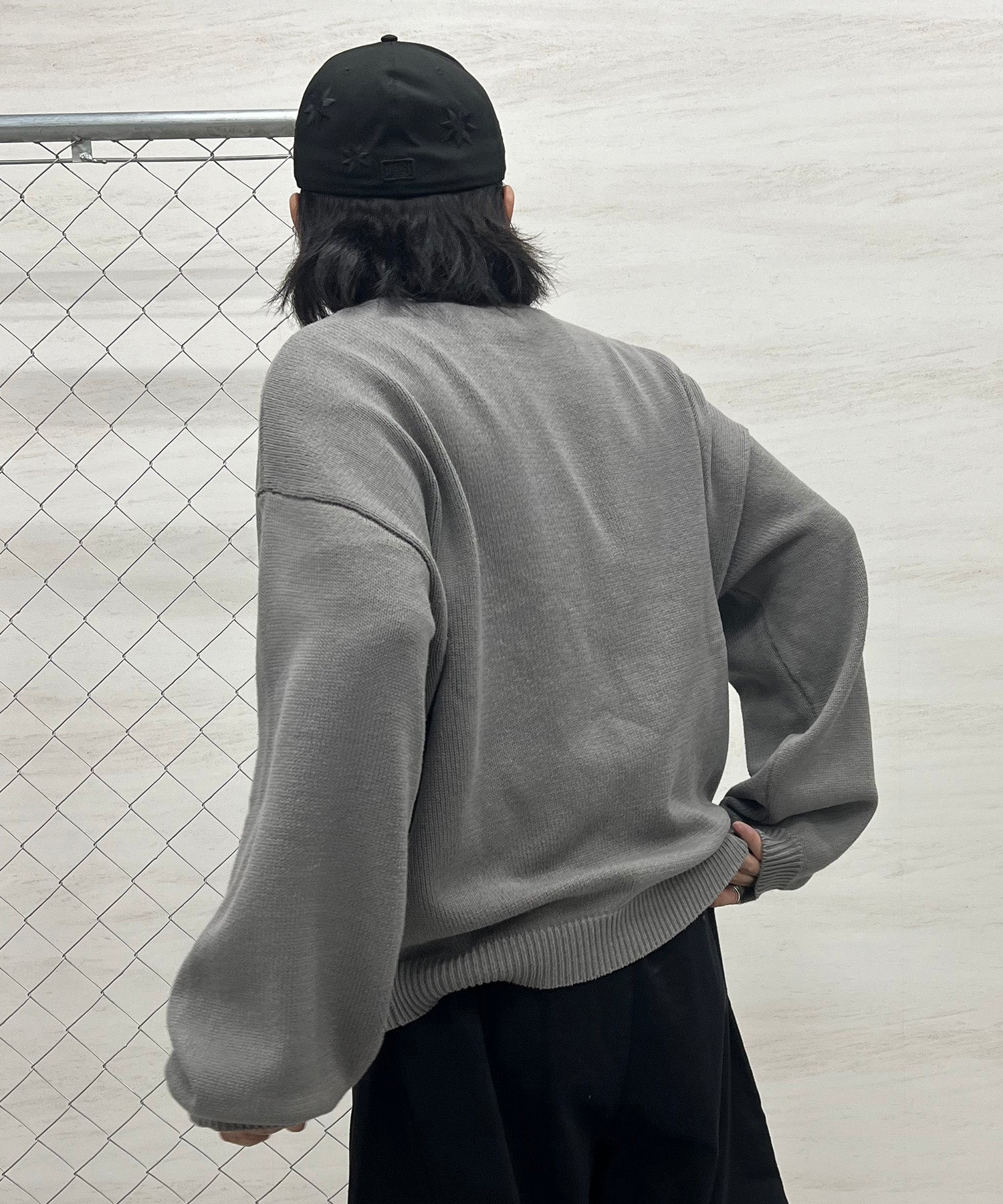 フリンジ ロゴ クルーネック ニット