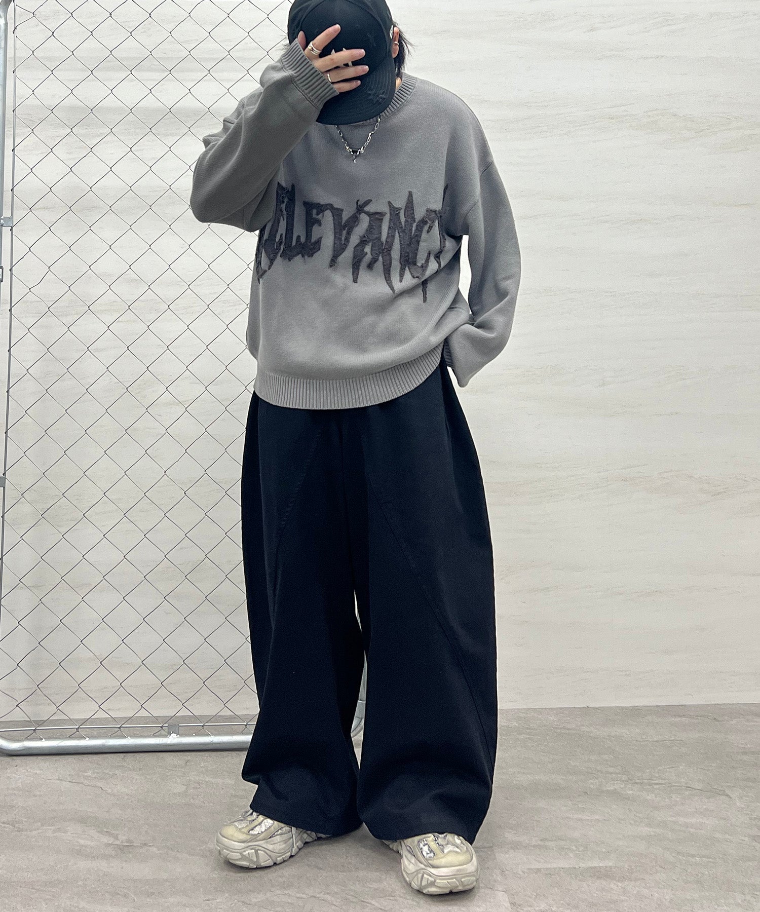 フリンジ ロゴ クルーネック ニット