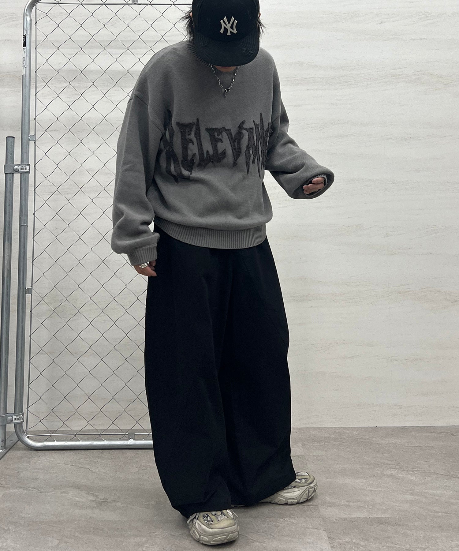 フリンジ ロゴ クルーネック ニット