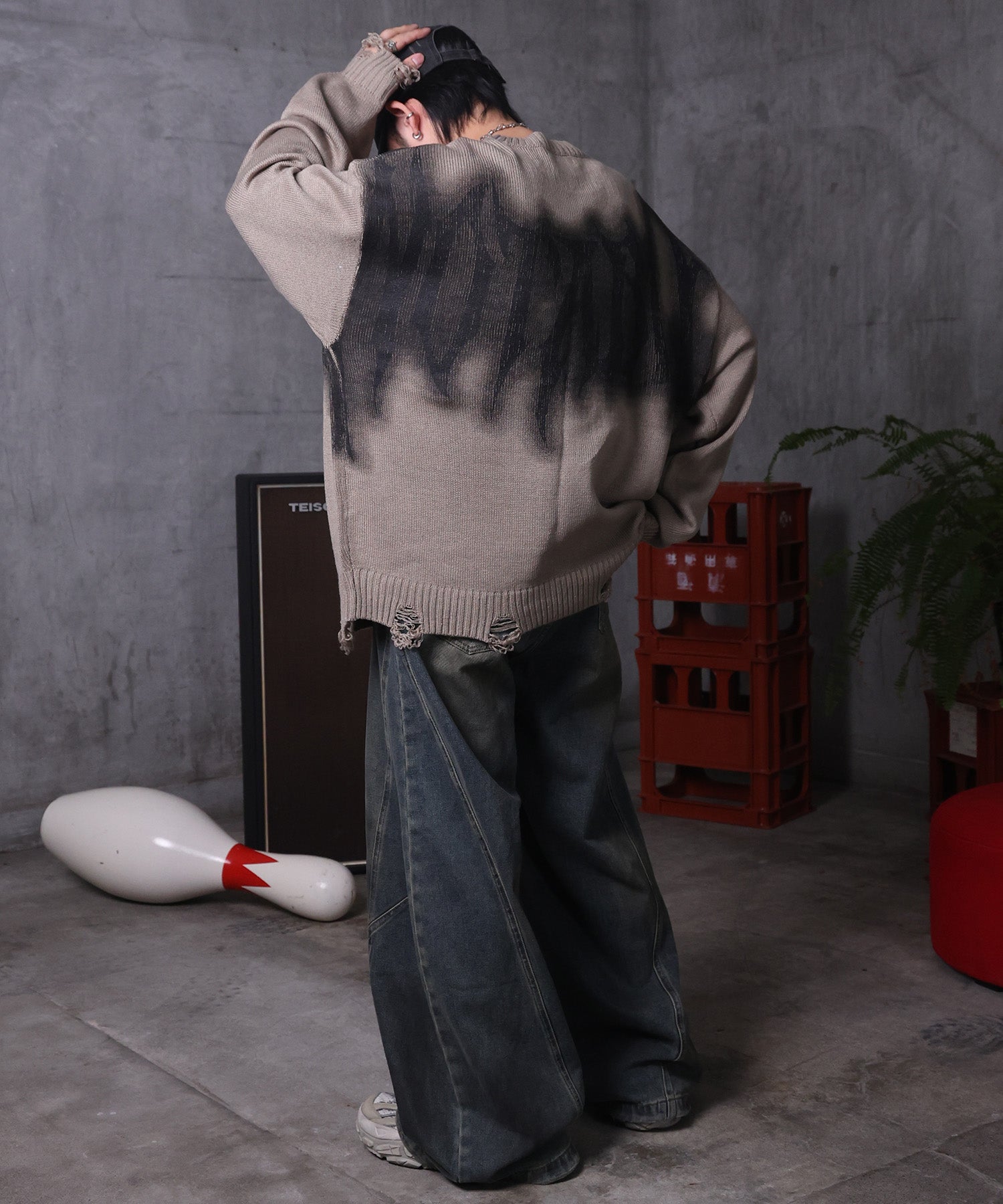 ダメージ加工 グラフティアート ニット