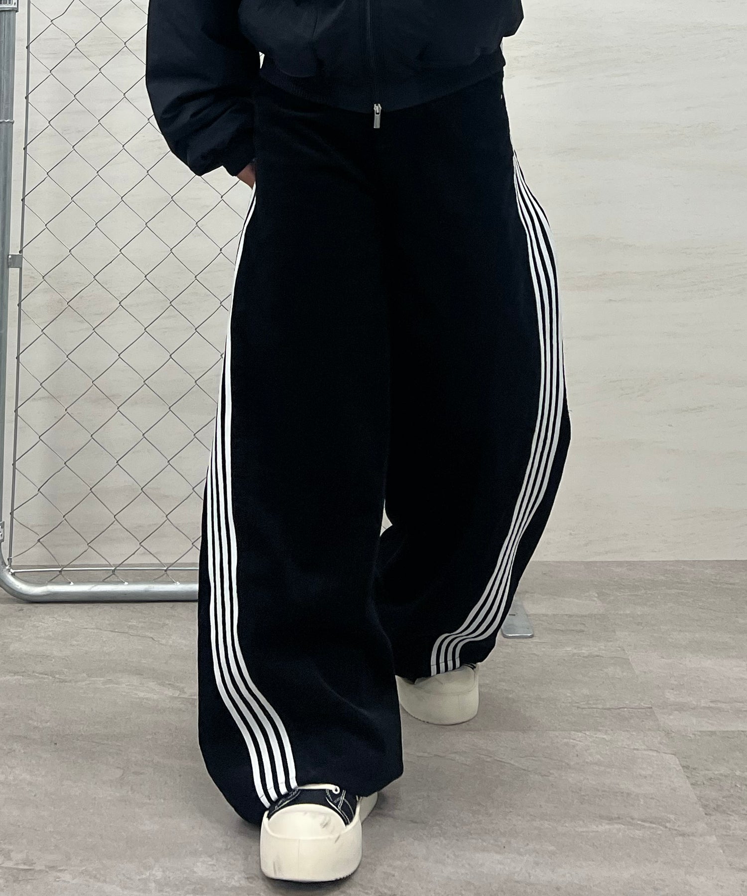 コーデュロイ ラインカーブ パンツ