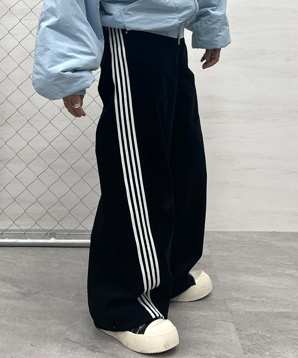 コーデュロイ ラインカーブ パンツ