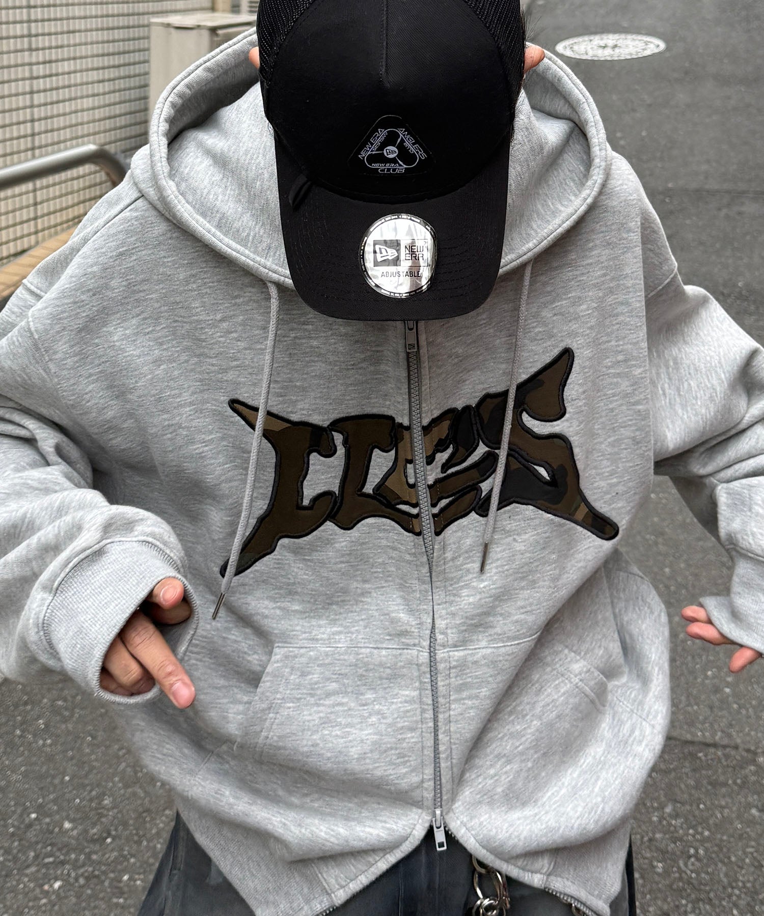 タギング総柄 フルジップフーディ