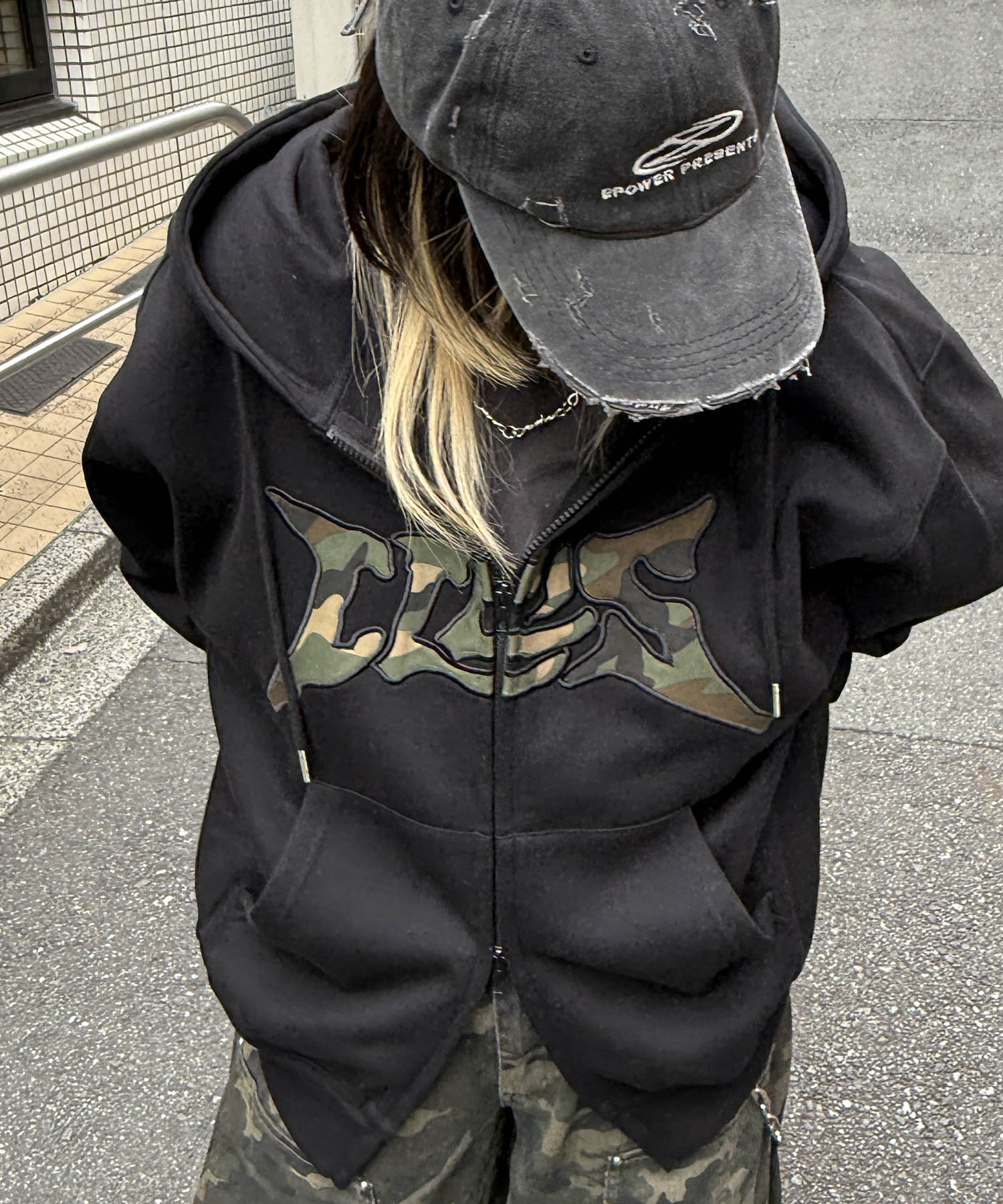 タギング総柄 フルジップフーディ