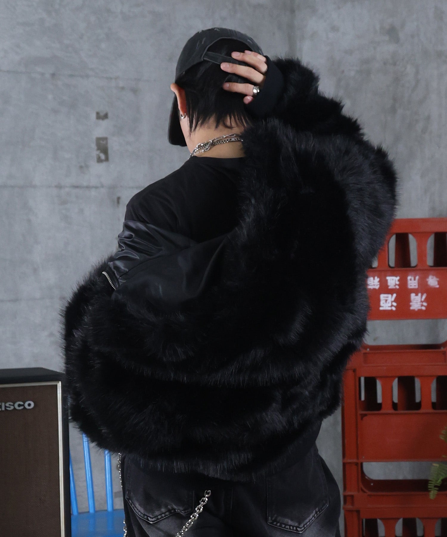 【MAROCORE / マロコア】クロスモチーフ ストレートファー フーディーブルゾン