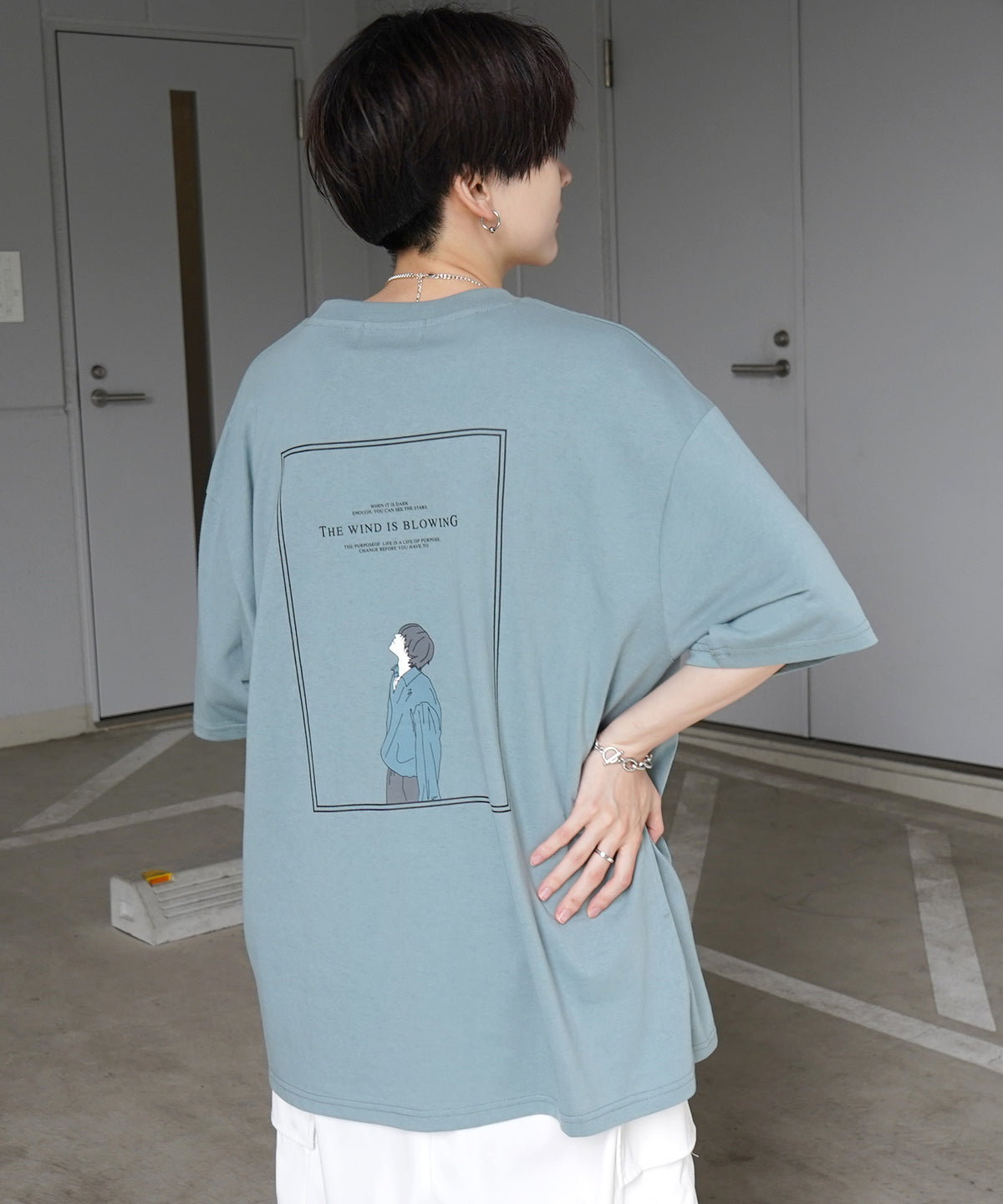 イラストバックプリント / ワンポイント刺繍ロゴ ビッグシルエット半袖Tシャツ