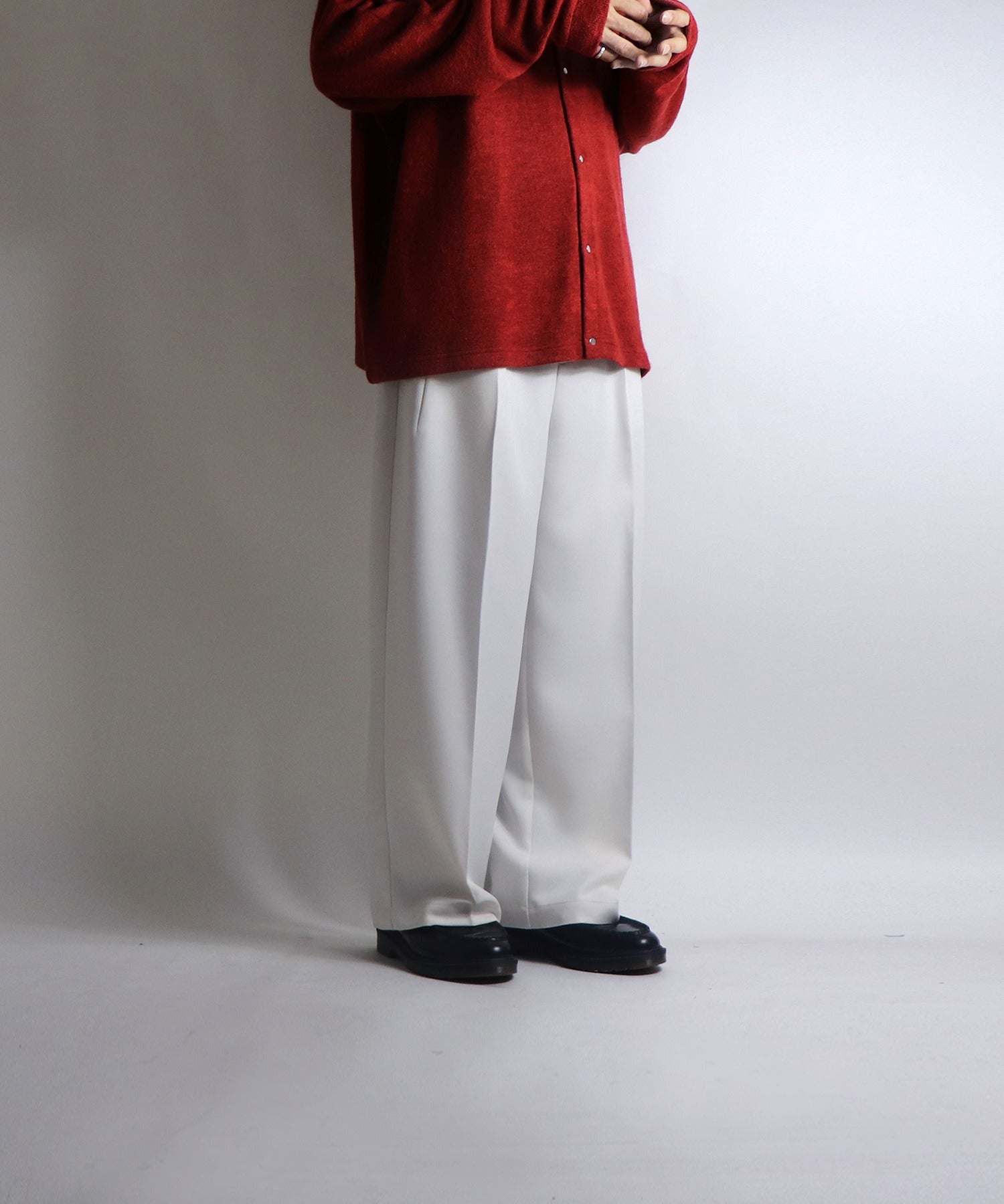 センタープレス タックワイドストレートパンツ