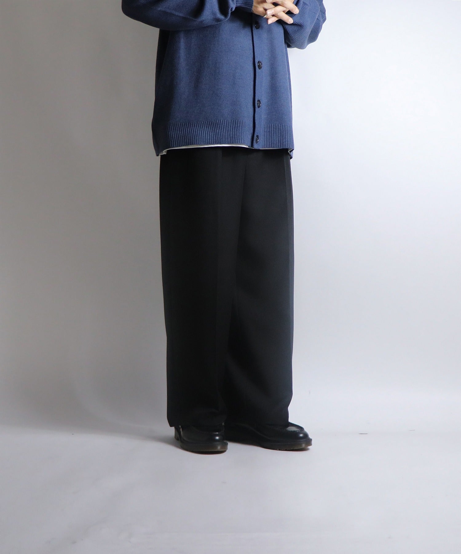 センタープレス タックワイドストレートパンツ