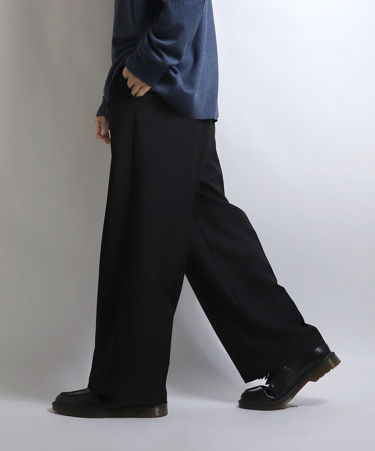 センタープレス タックワイドストレートパンツ