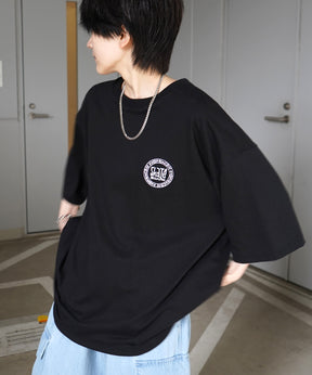 【MARK GONZALES ARTWORK COLLECTION / マーク ゴンザレス】フロント / バックプリント ワンポイント刺繍 モチーフ ビッグシルエットTシャツ