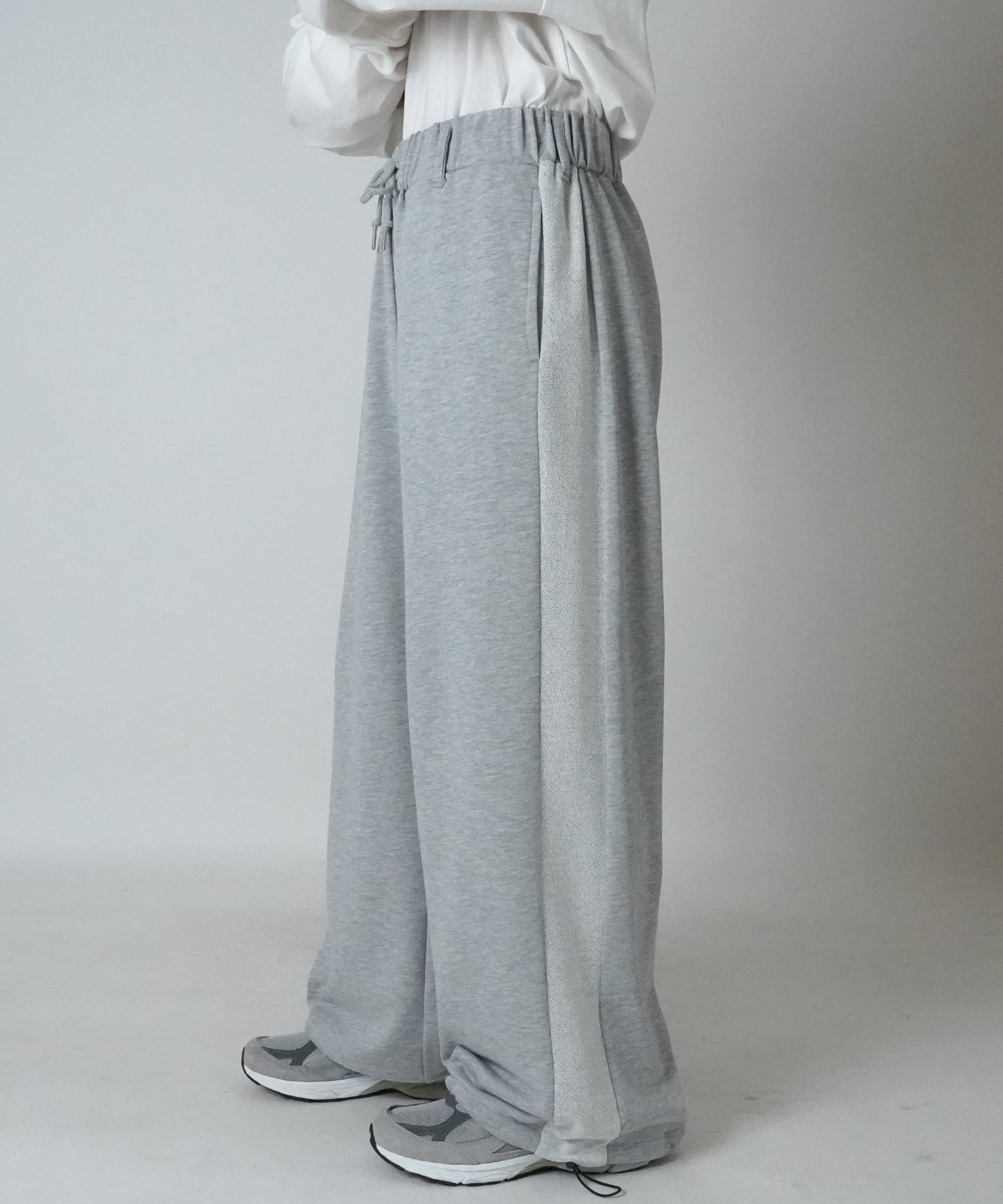 サイド切替 裏毛スウェットワイドストレートパンツ 裾ドローコード