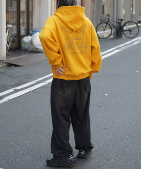 ビッグシルエット クラウン バックプリントパーカー