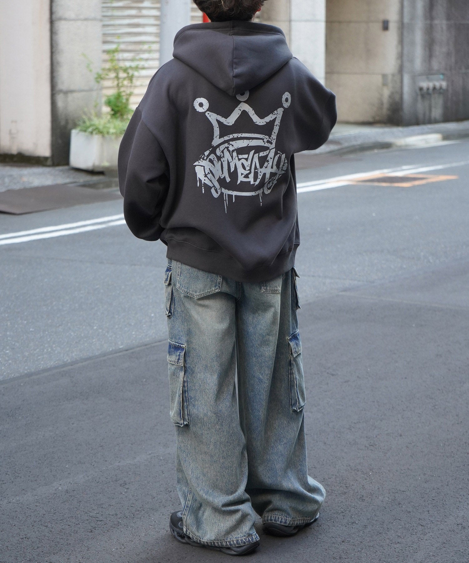 ビッグシルエット クラウン バックプリントパーカー