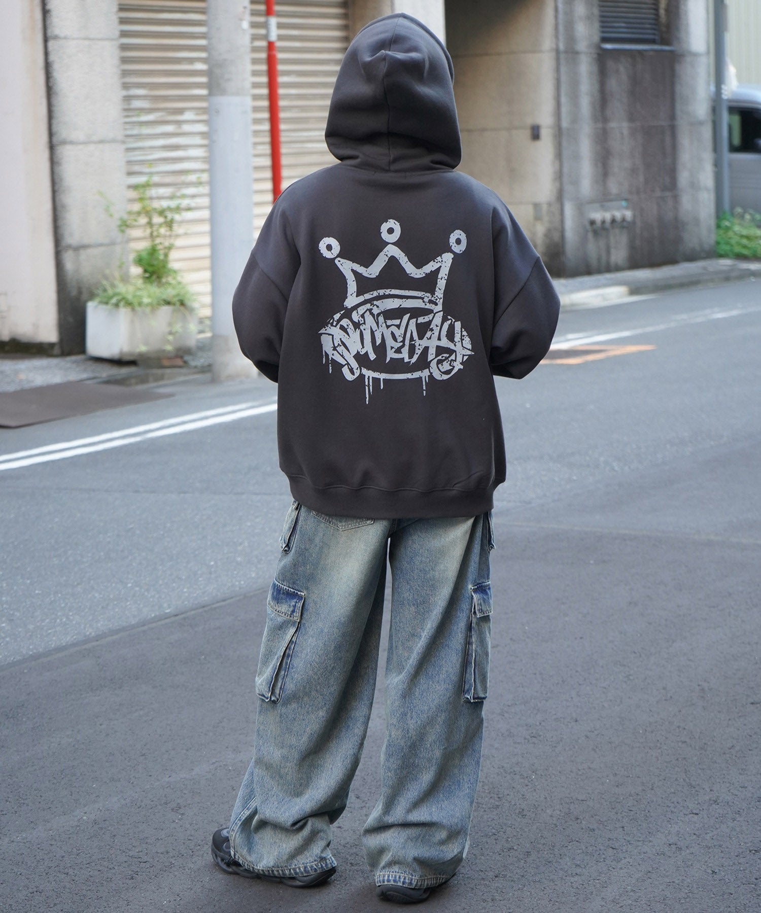 ビッグシルエット クラウン バックプリントパーカー
