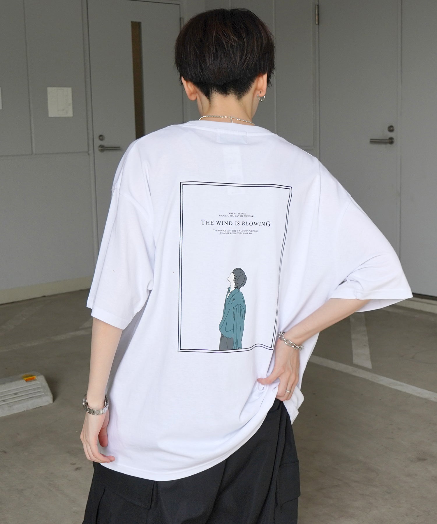 イラストバックプリント / ワンポイント刺繍ロゴ ビッグシルエット半袖Tシャツ