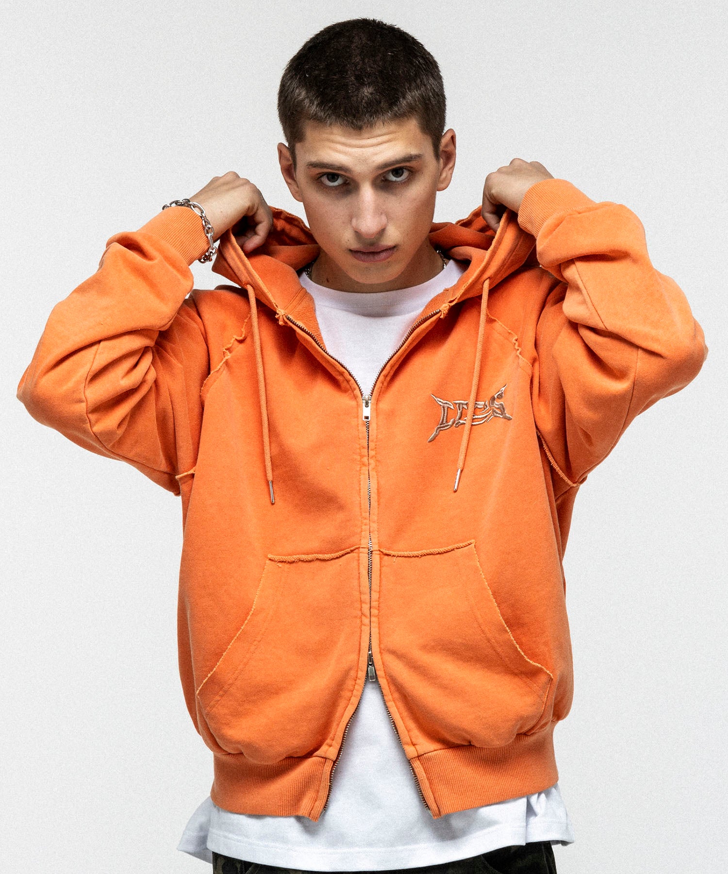 "ILL'S" LOGO Embroidery FULL ZIP HOODIE / "ILL'S" LOGO刺繍フルジップフーディー